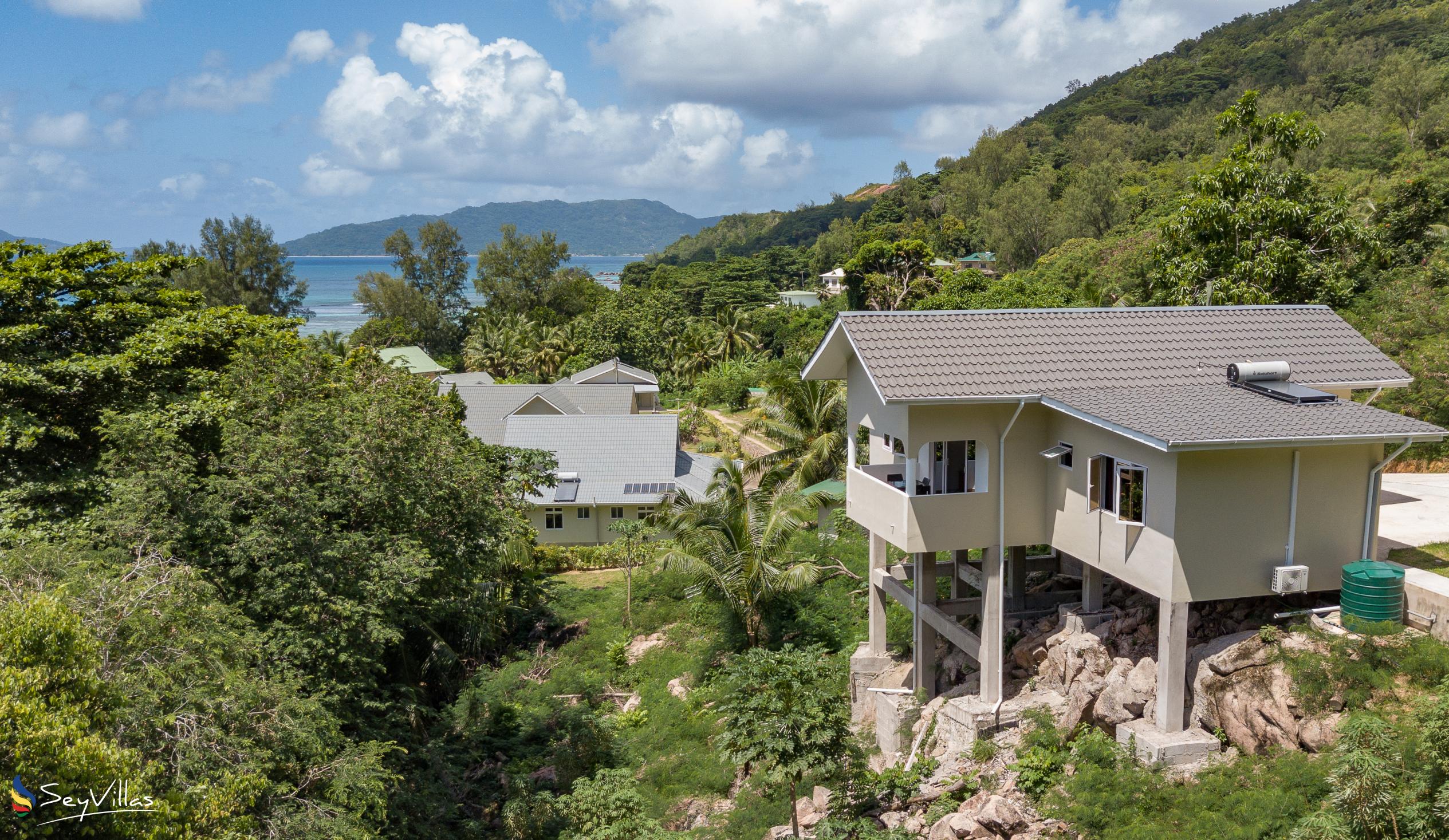 Foto 2: CAM Getaway Villa - Aussenbereich - Praslin (Seychellen)
