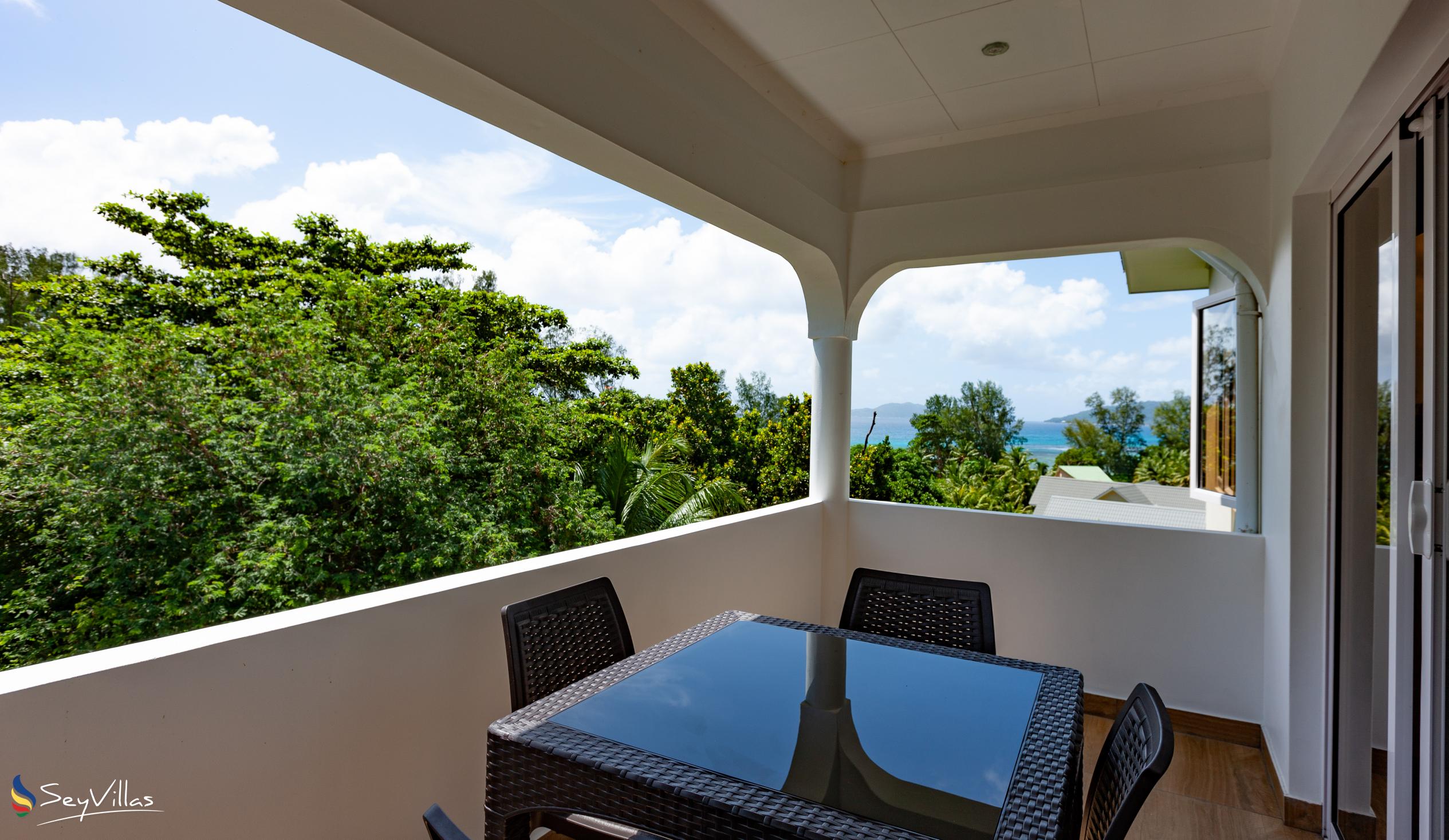 Photo 12: CAM Getaway Villa - Indoor area - Praslin (Seychelles)