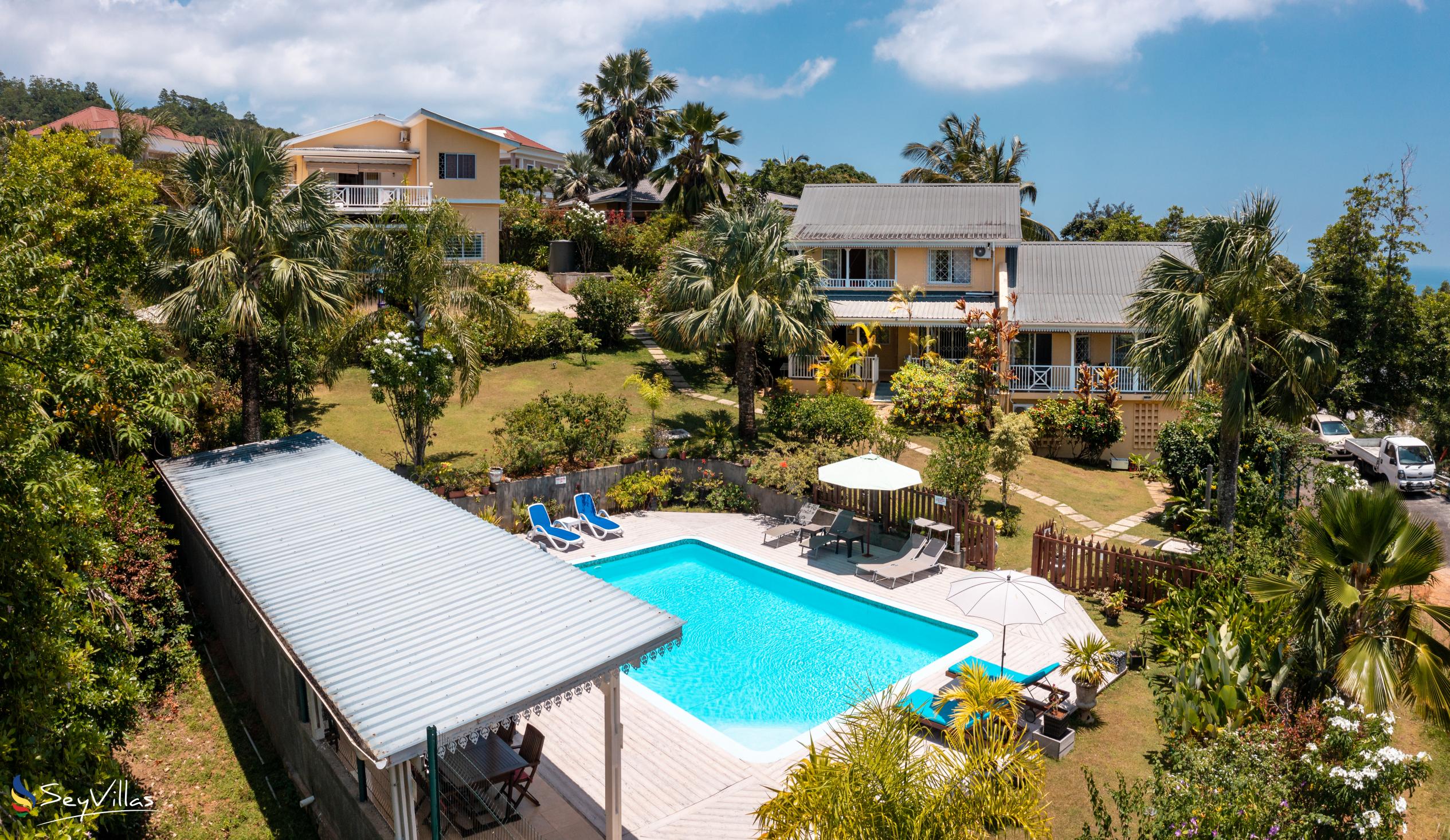 Photo 1: Residence Monte Cristo - Outdoor area - Mahé (Seychelles)