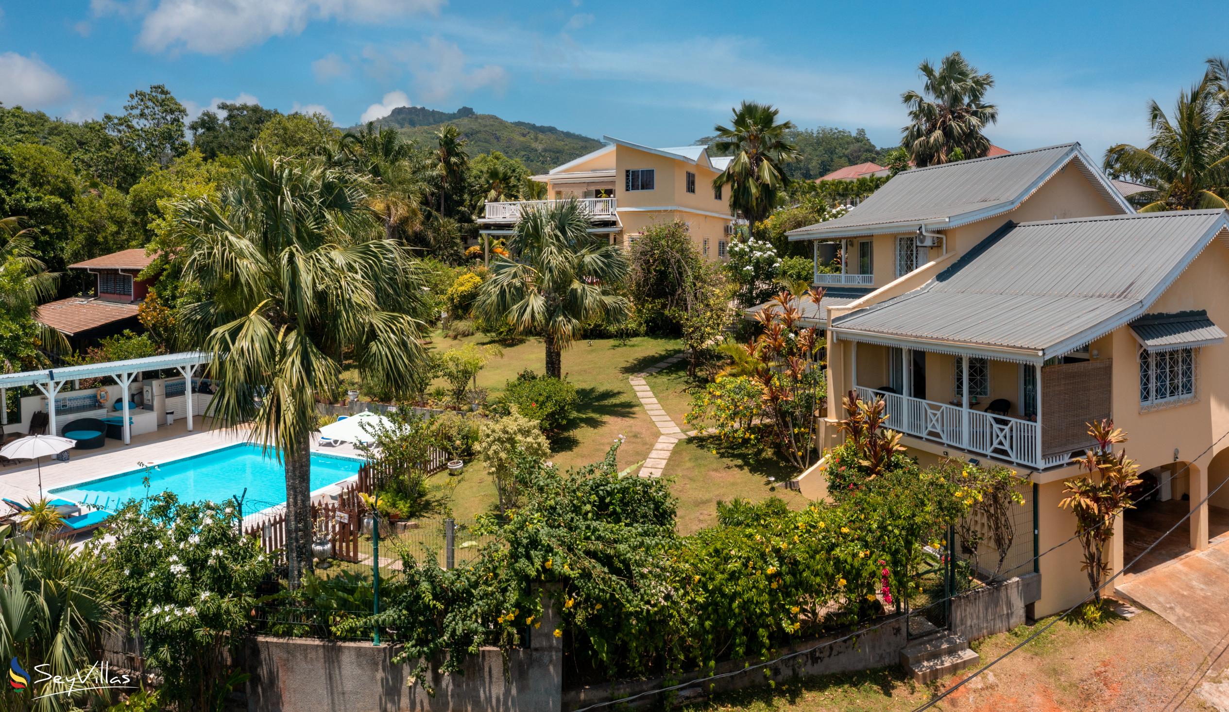 Photo 8: Residence Monte Cristo - Outdoor area - Mahé (Seychelles)