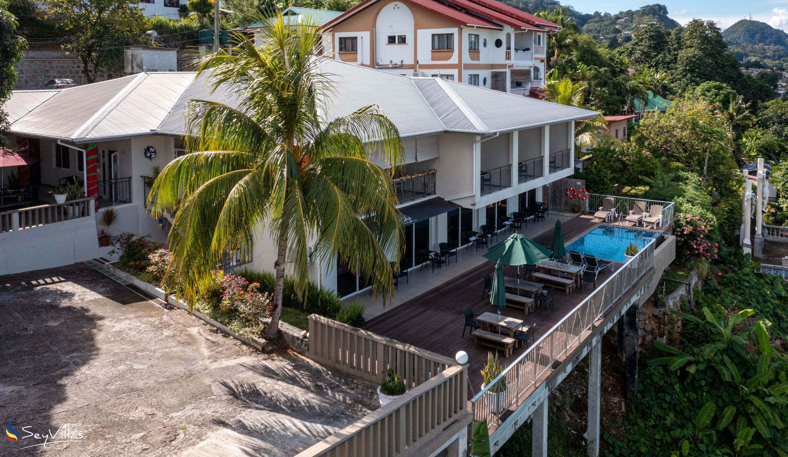 Foto 13: The Ridge Residence - Aussenbereich - Mahé (Seychellen)