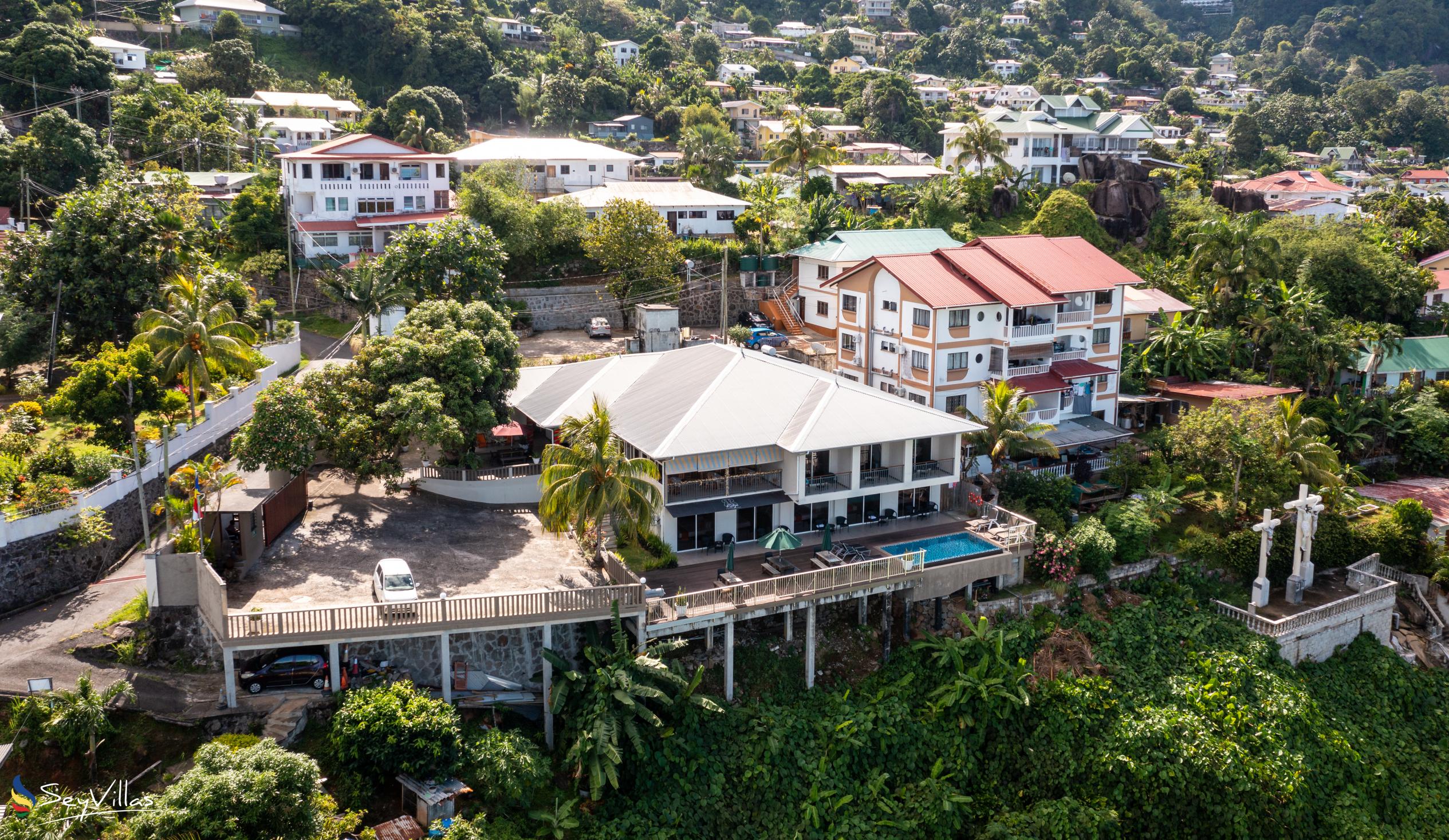 Foto 1: The Ridge Residence - Aussenbereich - Mahé (Seychellen)