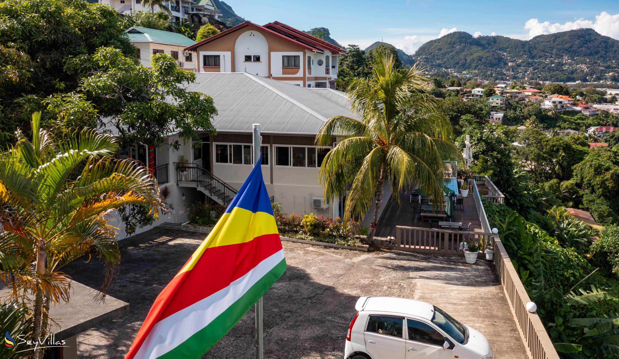 Foto 12: The Ridge Residence - Aussenbereich - Mahé (Seychellen)