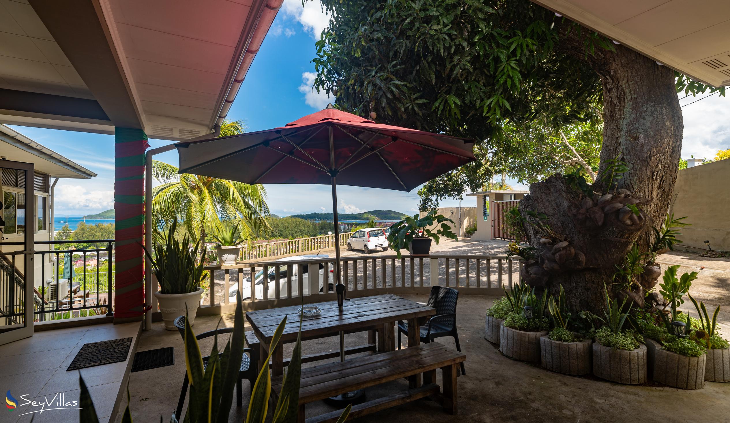 Foto 11: The Ridge Residence - Aussenbereich - Mahé (Seychellen)