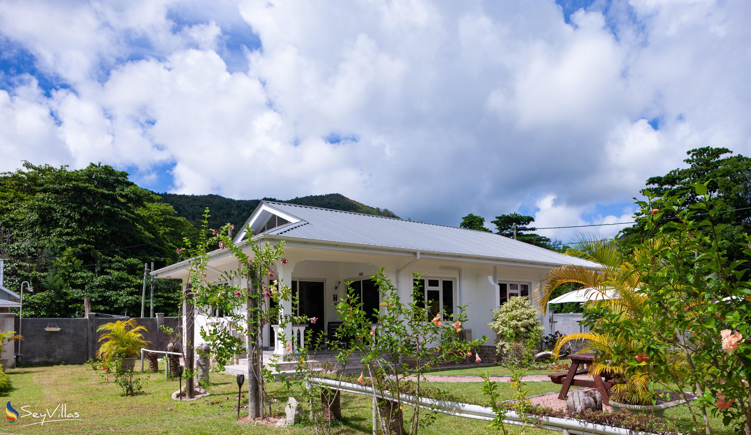 Foto 8: ANV Holiday Apartments - Aussenbereich - Praslin (Seychellen)