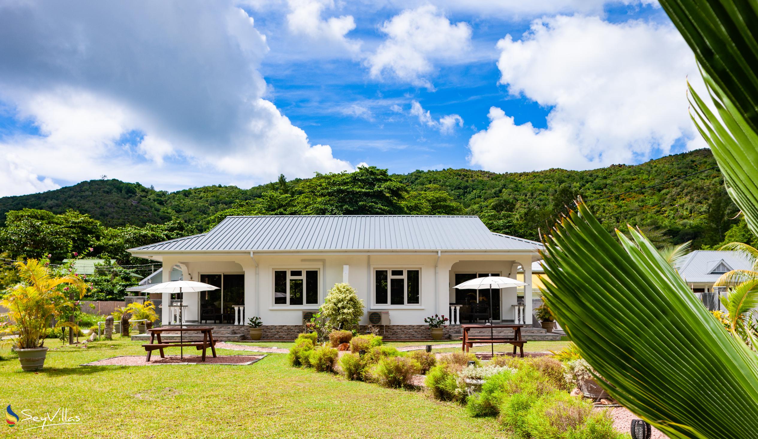 Foto 4: ANV Holiday Apartments - Aussenbereich - Praslin (Seychellen)
