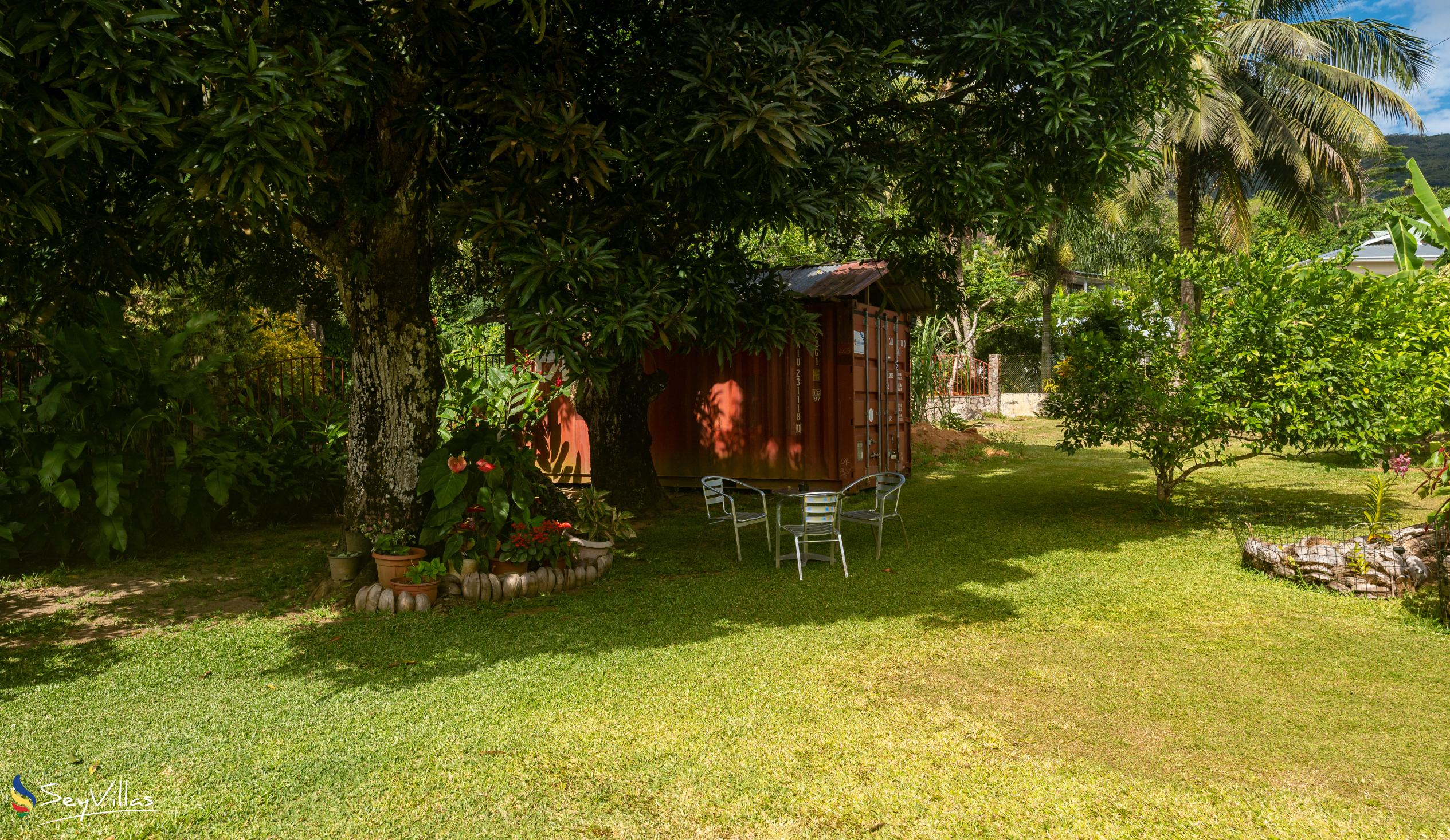 Foto 13: The Orchard Holiday Home - Aussenbereich - Mahé (Seychellen)