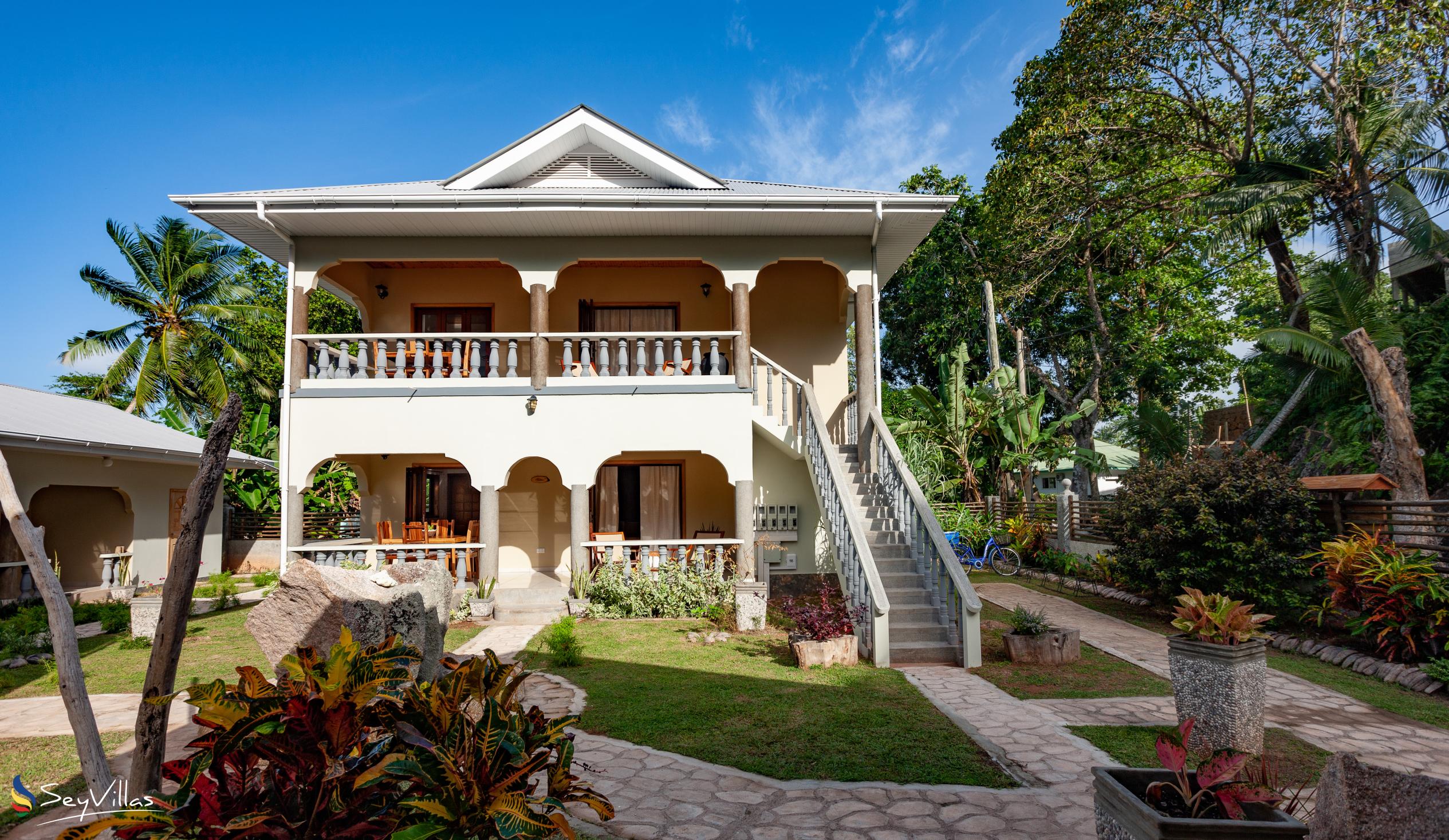 Photo 1: Maison Ed-Elle - Outdoor area - La Digue (Seychelles)