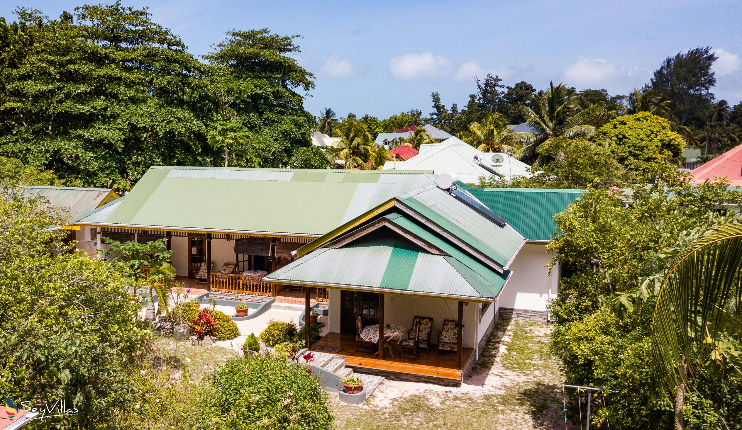 Foto 1: Beryl Guest House - Aussenbereich - La Digue (Seychellen)