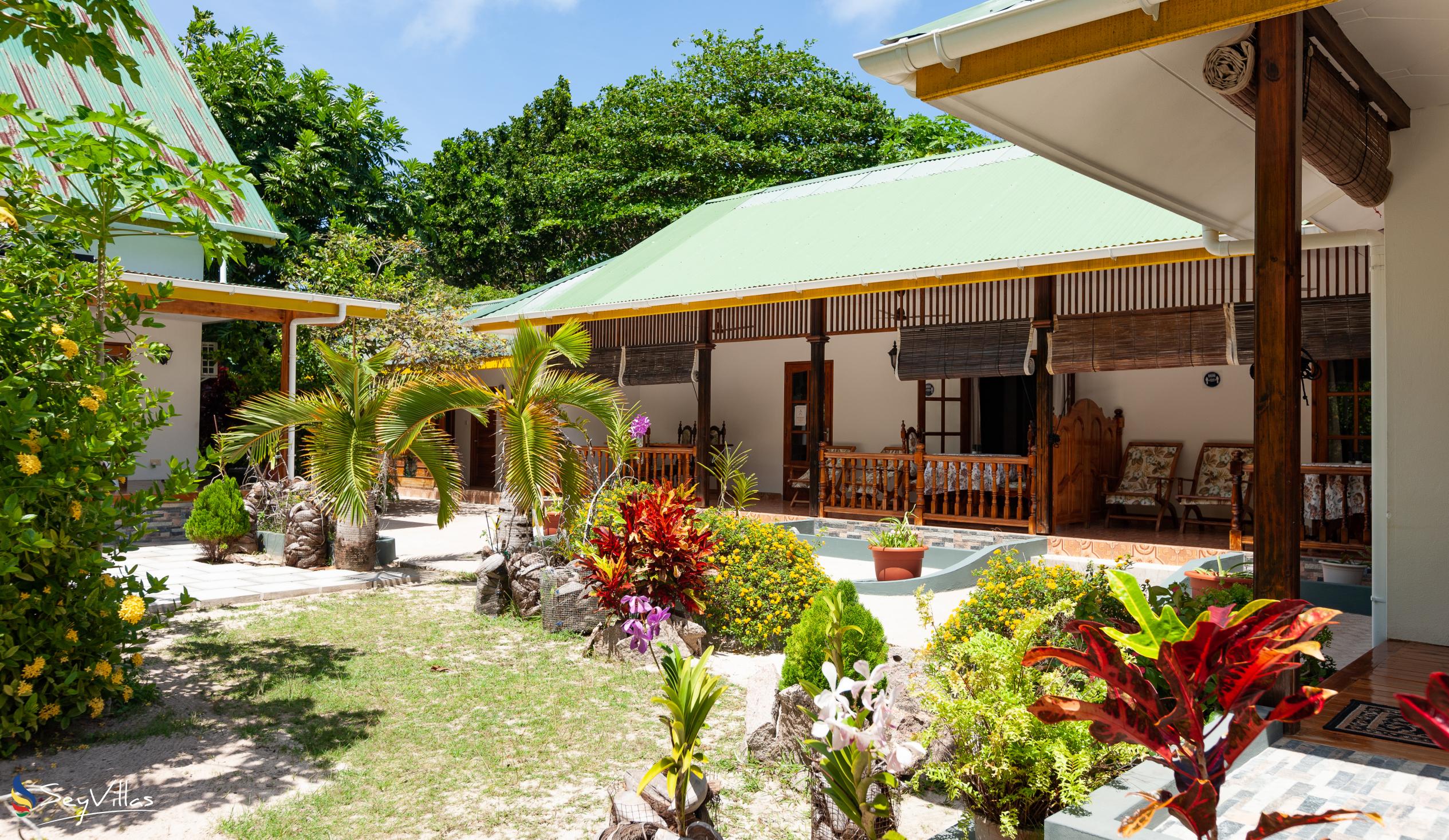 Foto 5: Beryl Guest House - Aussenbereich - La Digue (Seychellen)
