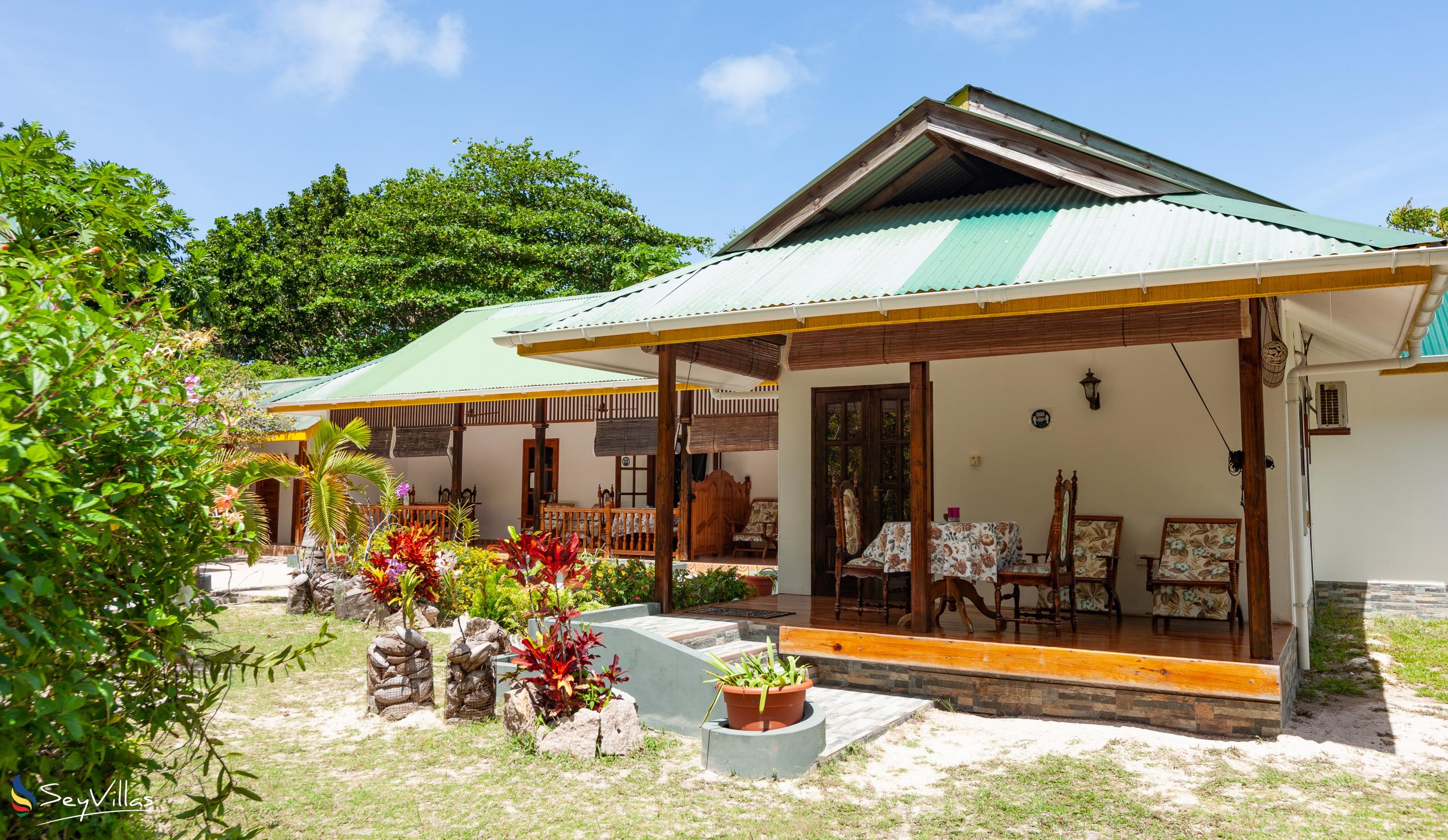 Foto 4: Beryl Guest House - Aussenbereich - La Digue (Seychellen)