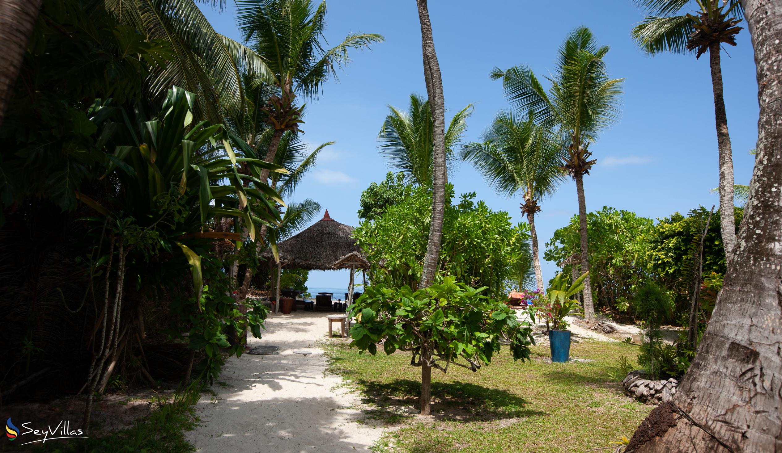 Foto 11: Villas du Voyageur - Aussenbereich - Praslin (Seychellen)