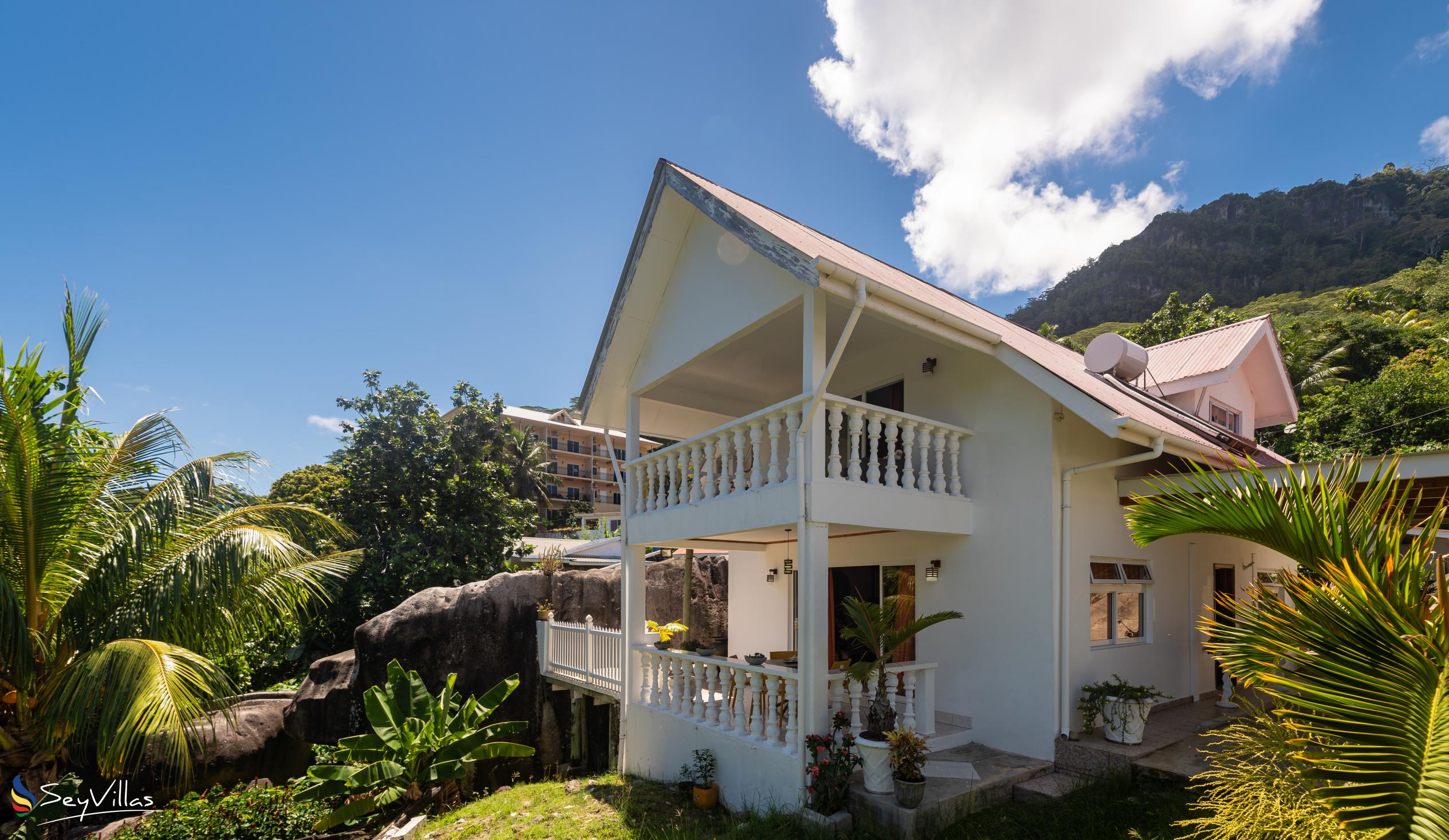 Photo 5: Touchdown Villa - Outdoor area - Mahé (Seychelles)