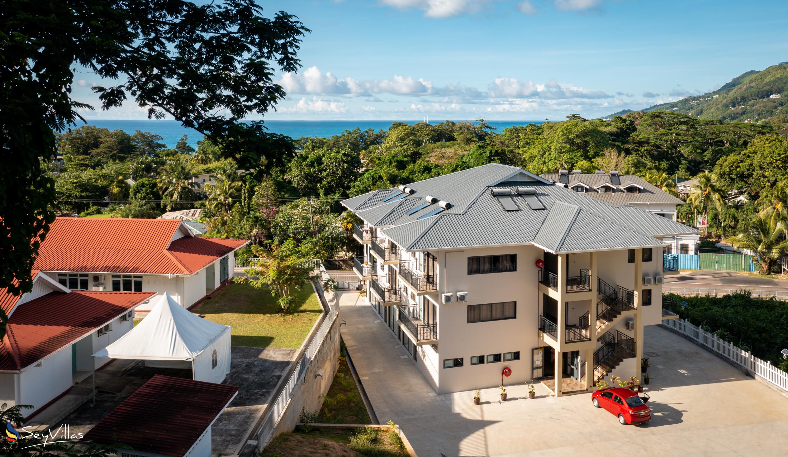 Photo 1: B Holiday Apartments - Outdoor area - Mahé (Seychelles)