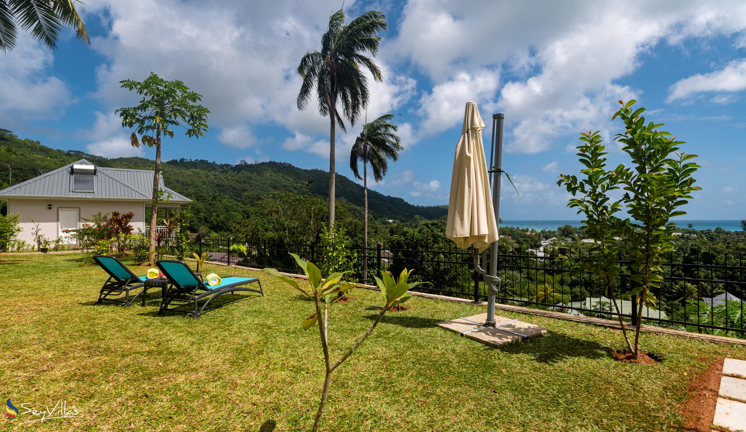 Photo 9: La Trouvaille - Outdoor area - Mahé (Seychelles)