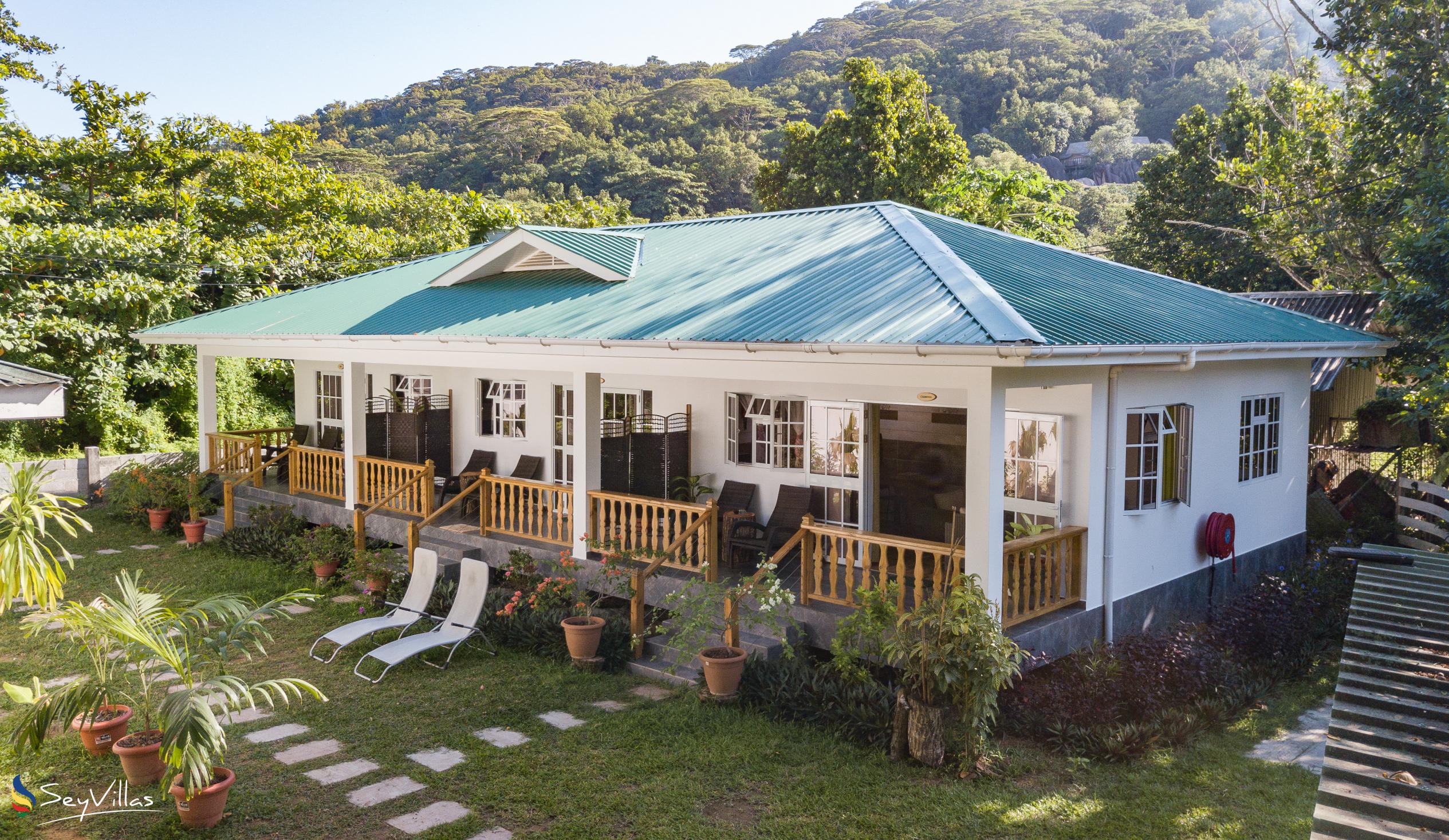 Photo 1: Villa Charette - Outdoor area - La Digue (Seychelles)