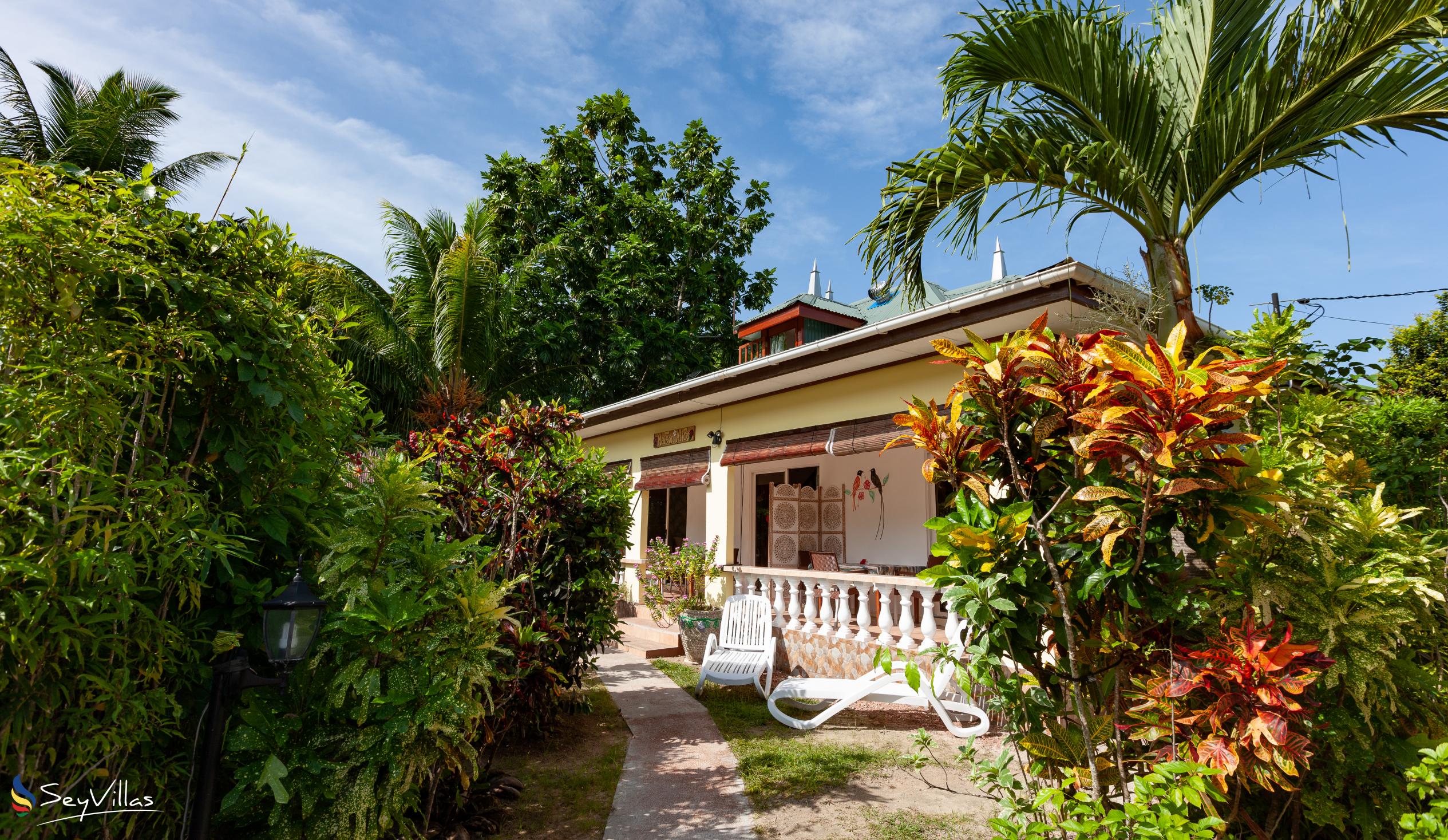 Foto 1: Pension Hibiscus - Aussenbereich - La Digue (Seychellen)