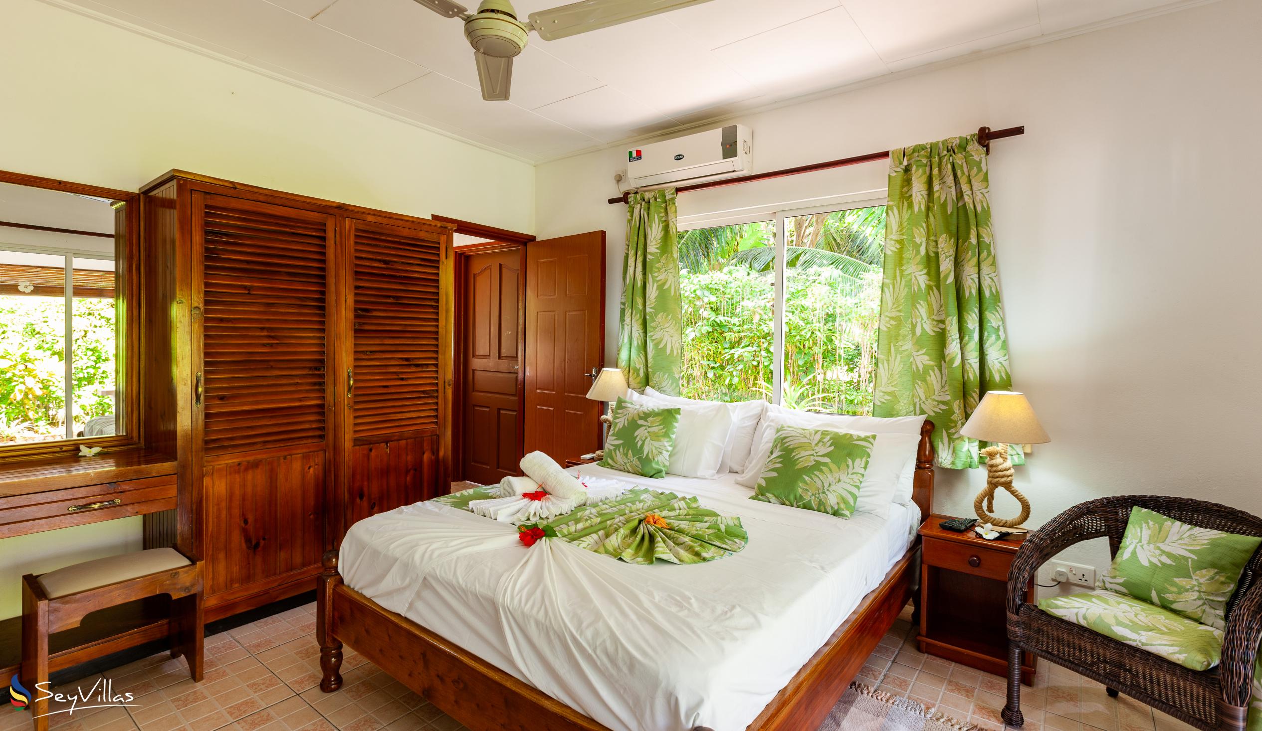 Foto 26: Pension Hibiscus - Maison Eliza - Chambre Standard - La Digue (Seychelles)