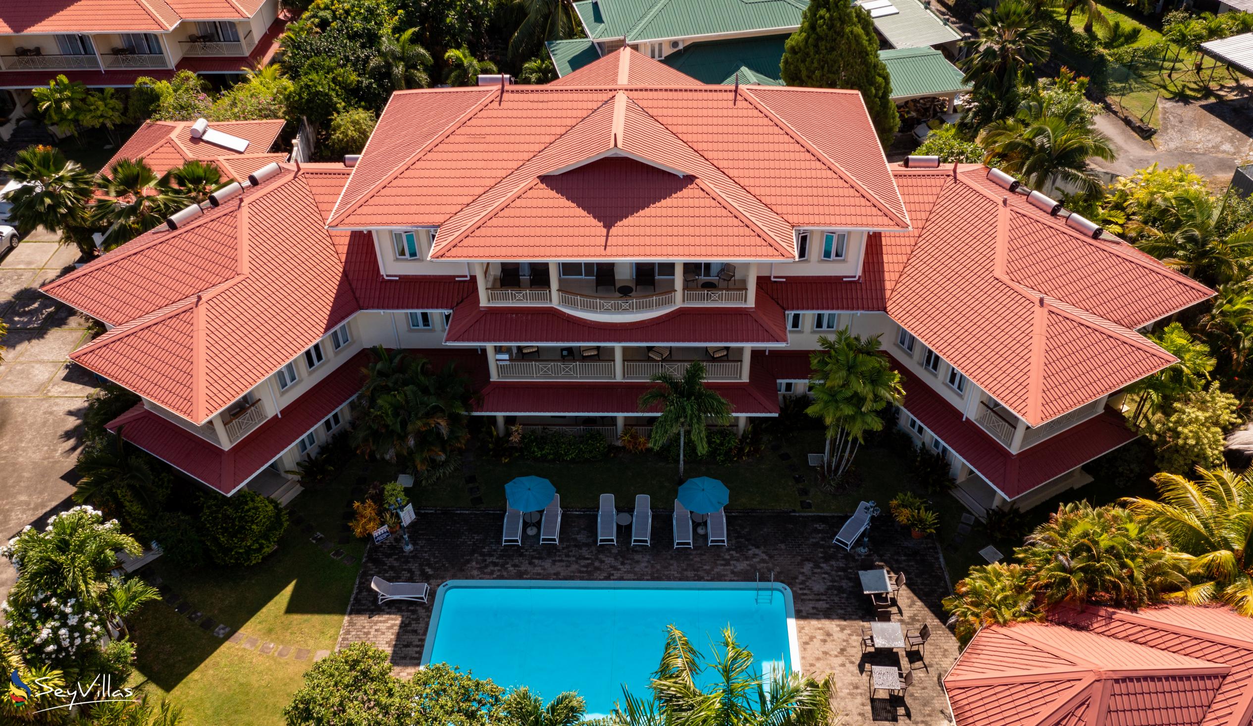 Photo 3: Marie-Laure Suites - Outdoor area - Mahé (Seychelles)