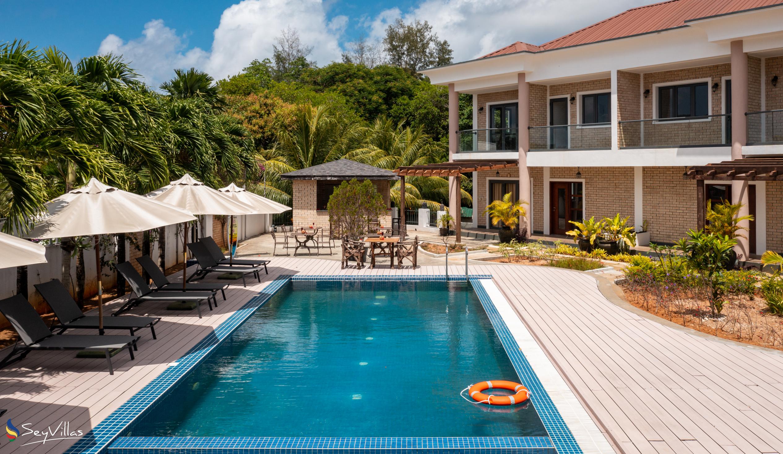Photo 1: Isla Holiday Home - Outdoor area - Mahé (Seychelles)