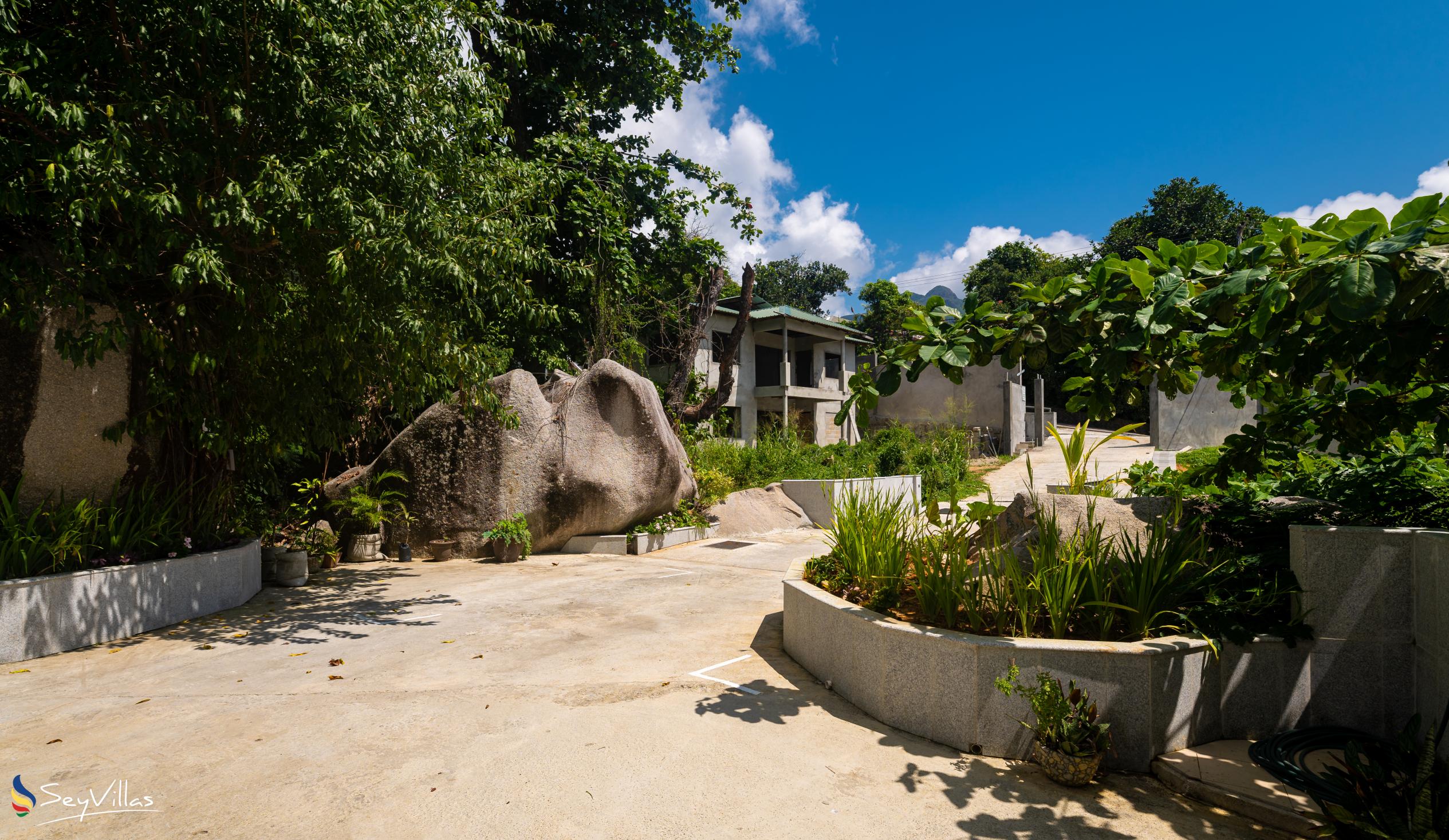 Foto 9: Beau Vallon Studios - Aussenbereich - Mahé (Seychellen)