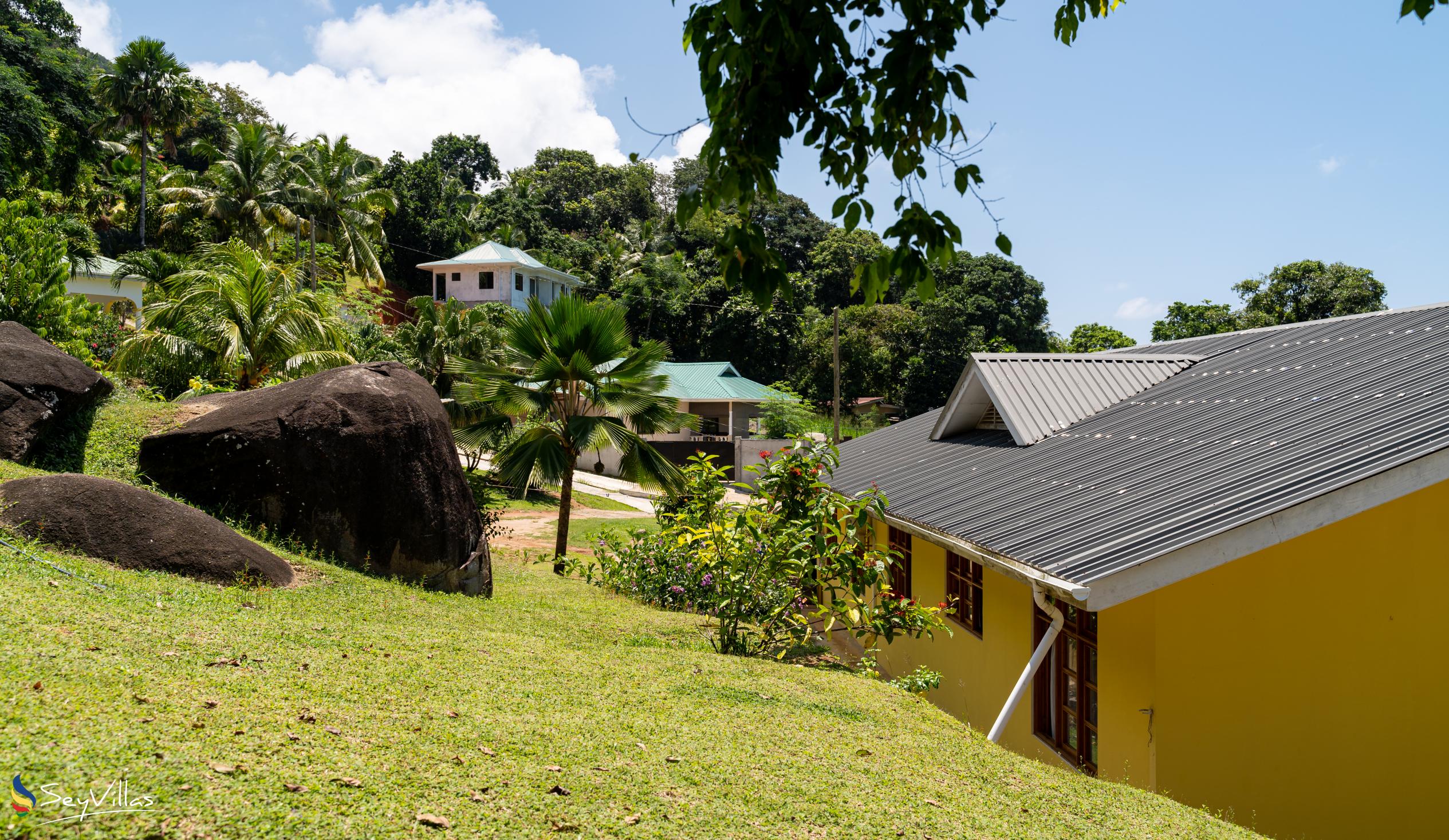 Foto 13: Maison Marikel - Aussenbereich - Mahé (Seychellen)