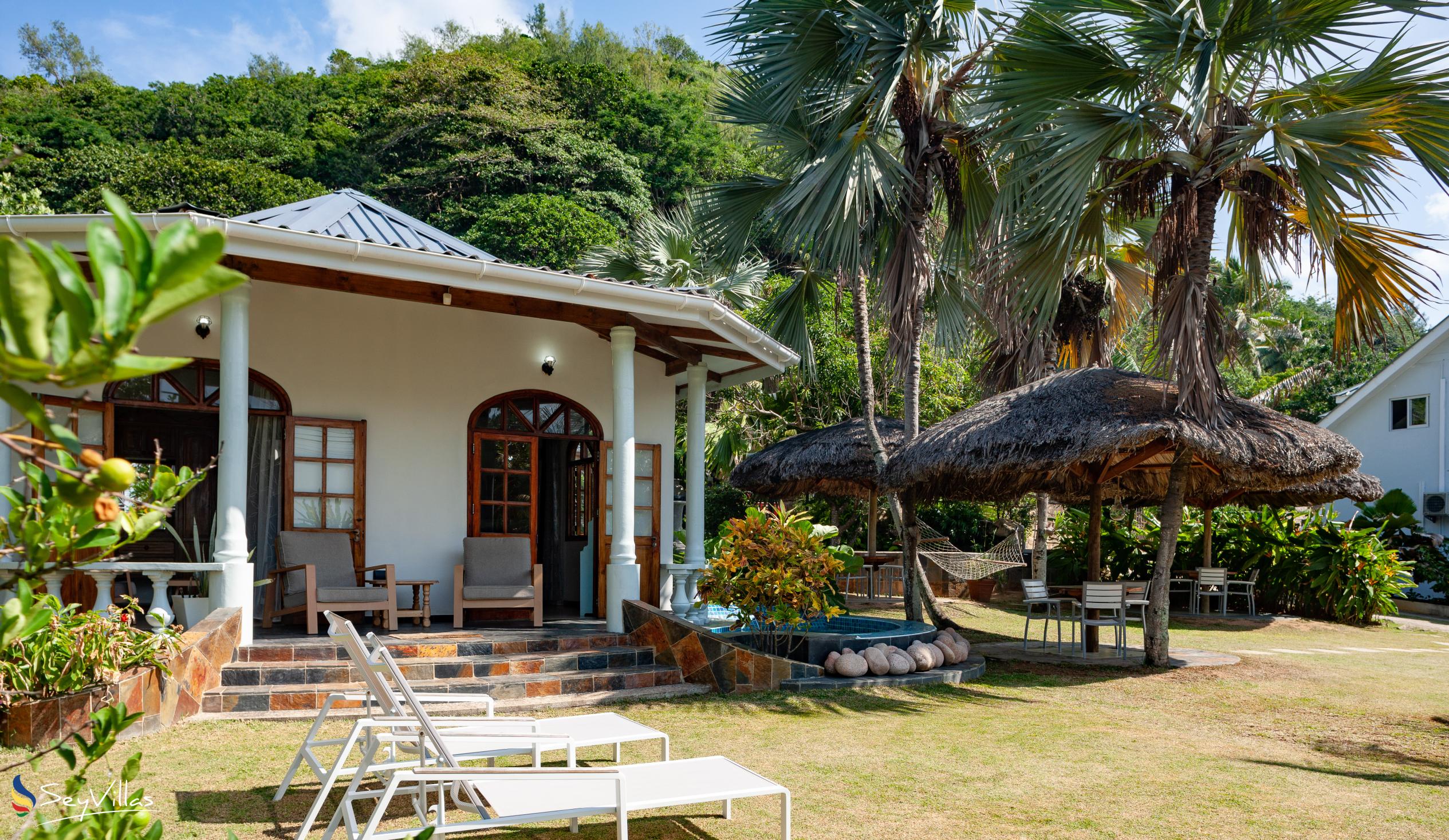Foto 6: La Petite Maison - Aussenbereich - Praslin (Seychellen)