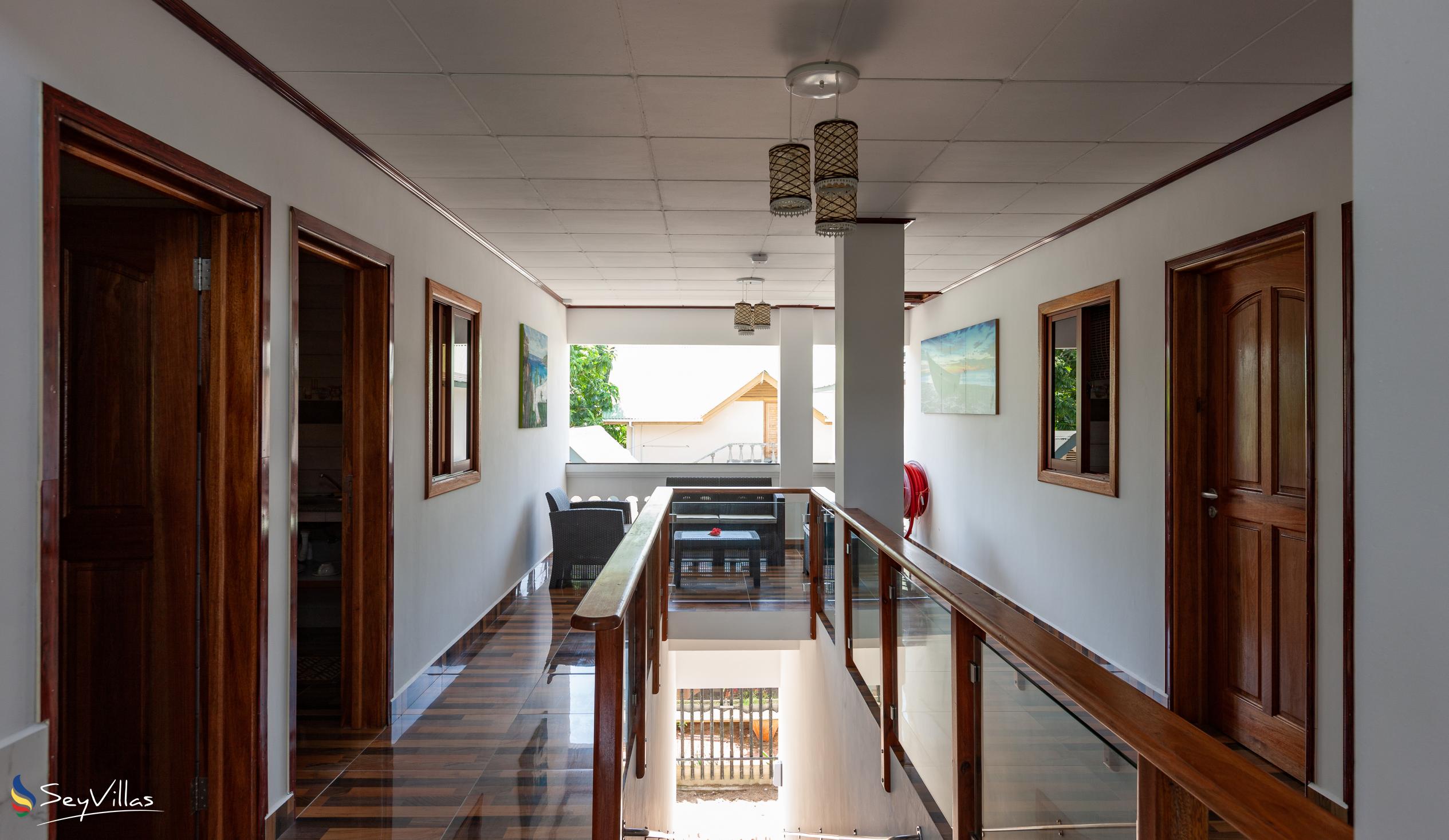 Photo 9: MT Seaside Apartments - Indoor area - La Digue (Seychelles)
