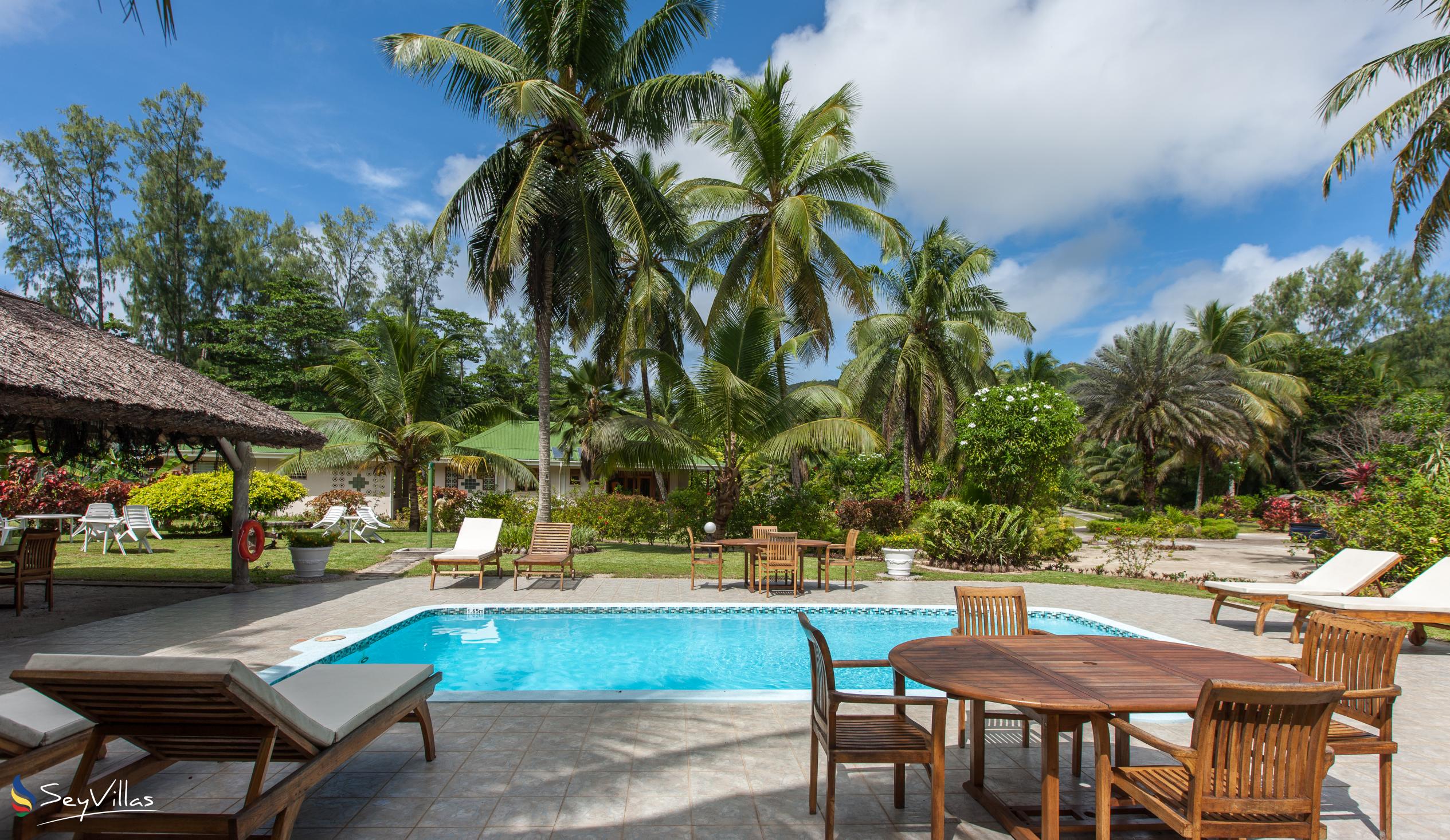 Photo 7: Les Villas D'Or - Outdoor area - Praslin (Seychelles)