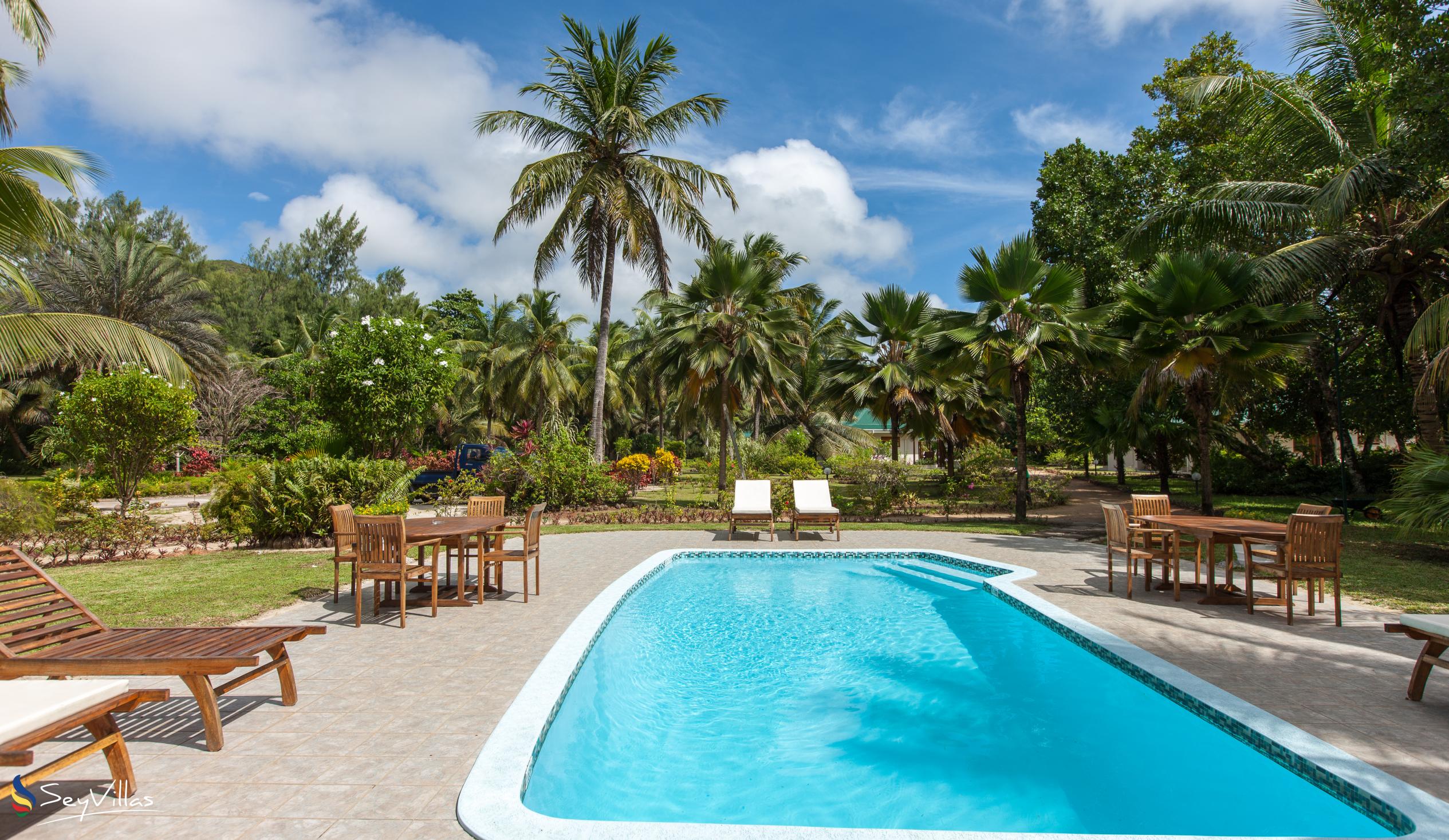 Photo 8: Les Villas D'Or - Outdoor area - Praslin (Seychelles)