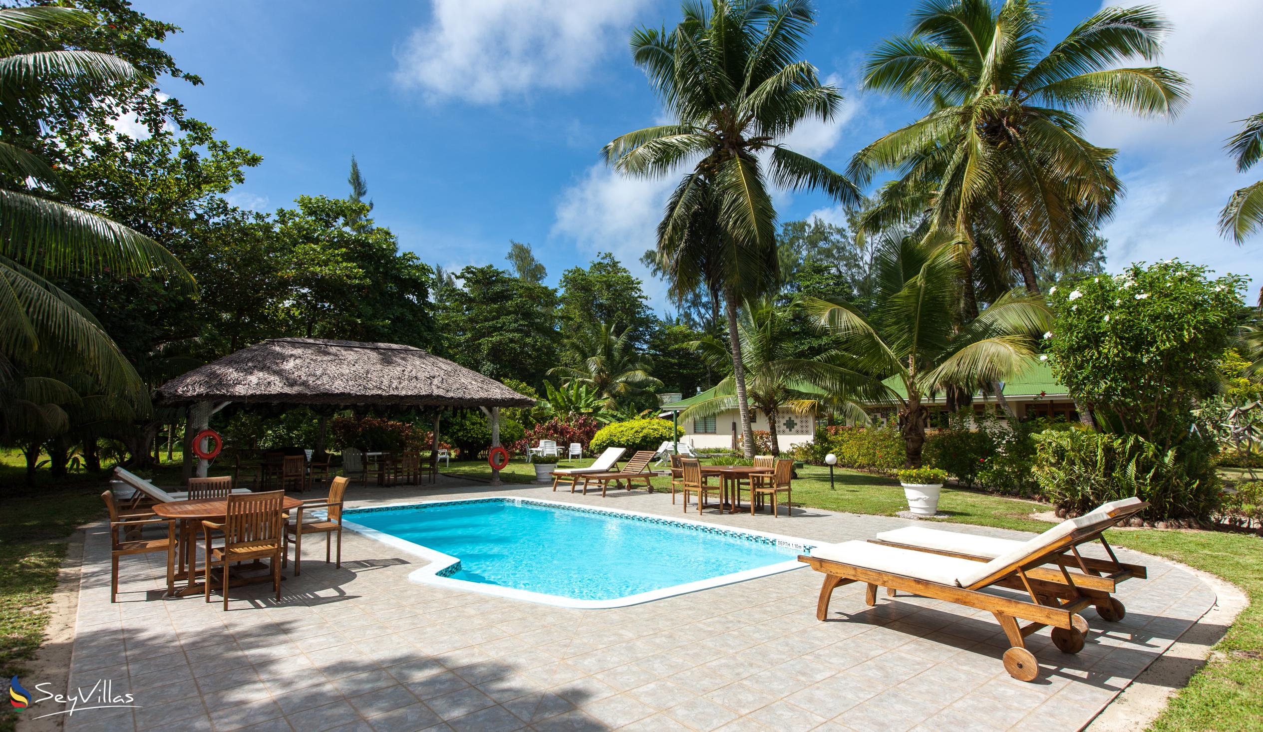 Photo 1: Les Villas D'Or - Outdoor area - Praslin (Seychelles)