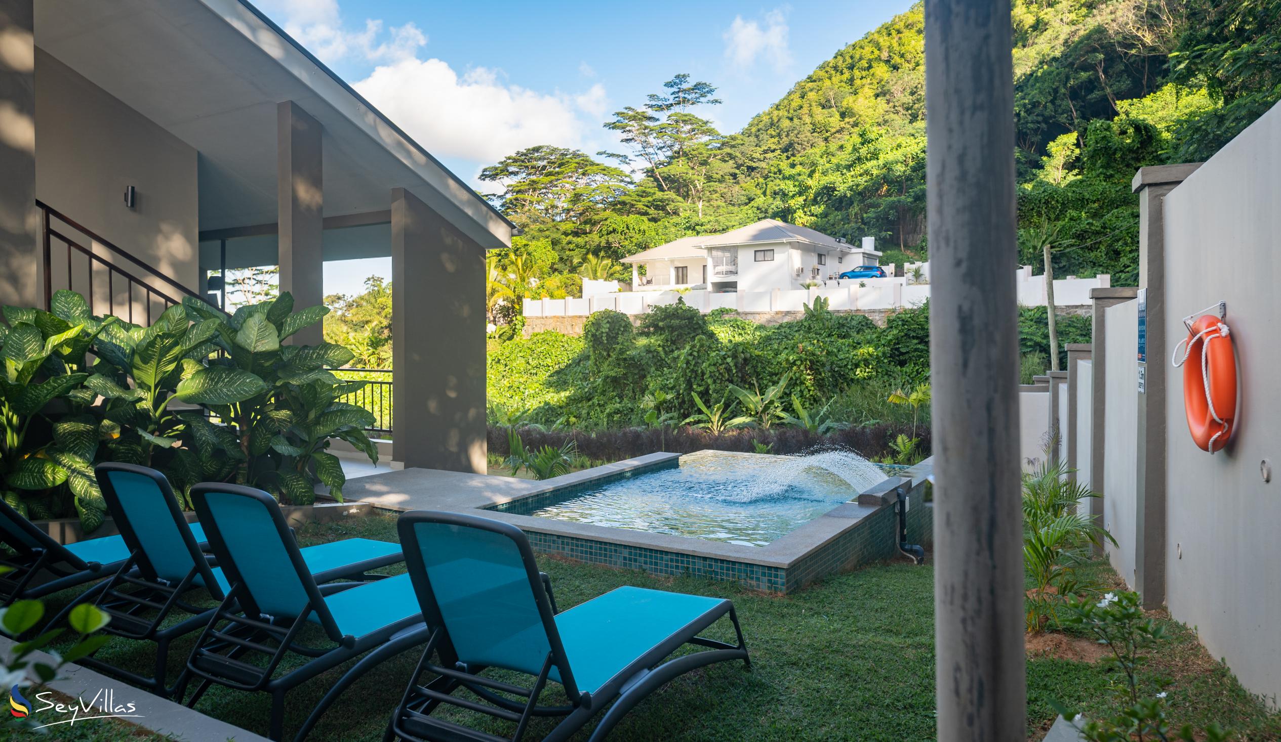 Photo 5: Hidden Valley Residence - Outdoor area - Mahé (Seychelles)