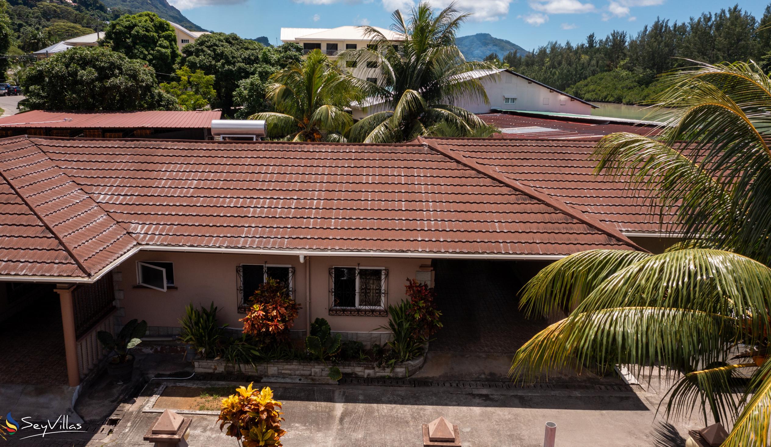 Foto 4: Effie's Mountain View Villas - Aussenbereich - Mahé (Seychellen)