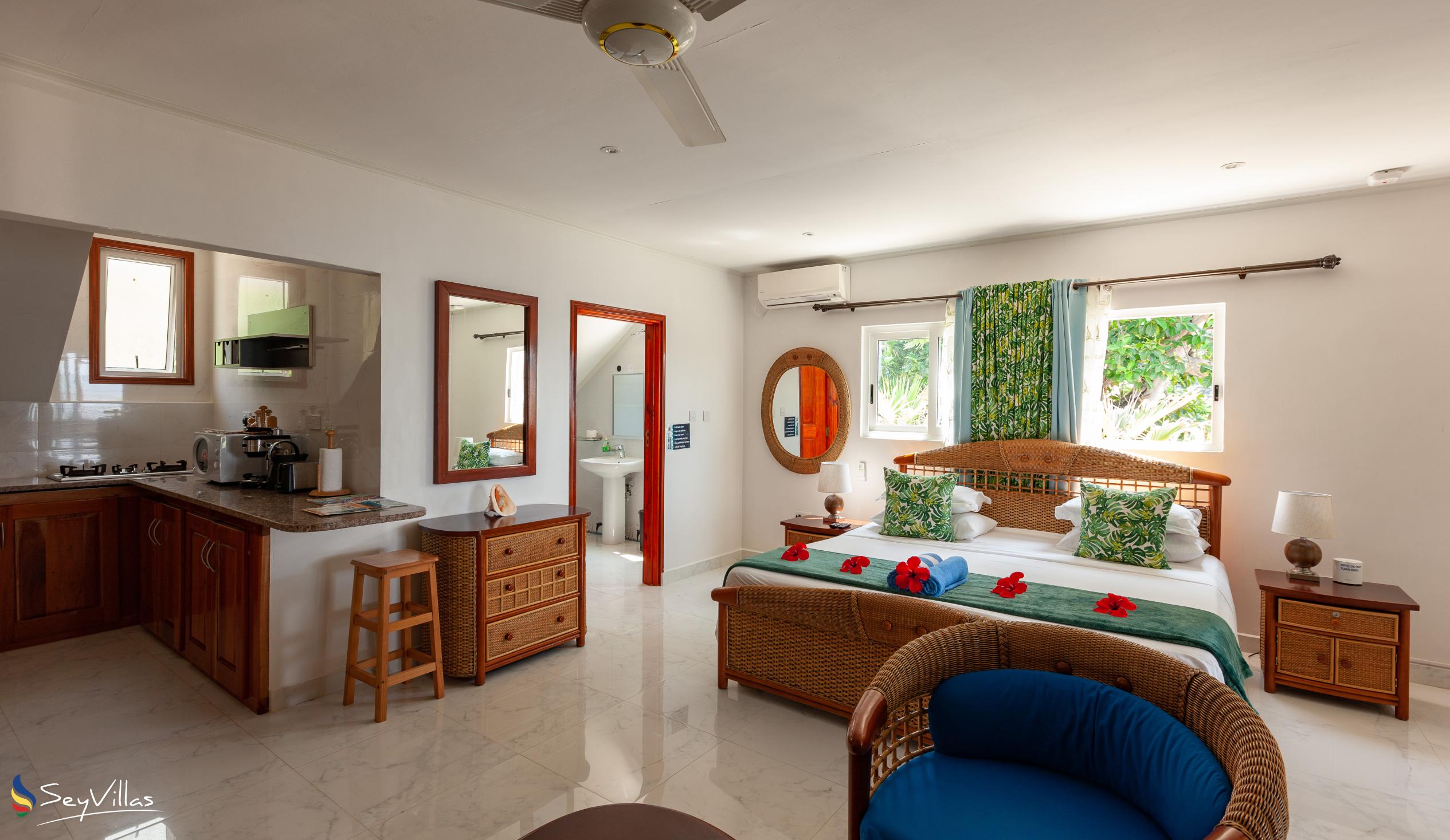 Photo 33: Sea Splash Self Catering - Superior Suite with Sea View (5) - Praslin (Seychelles)