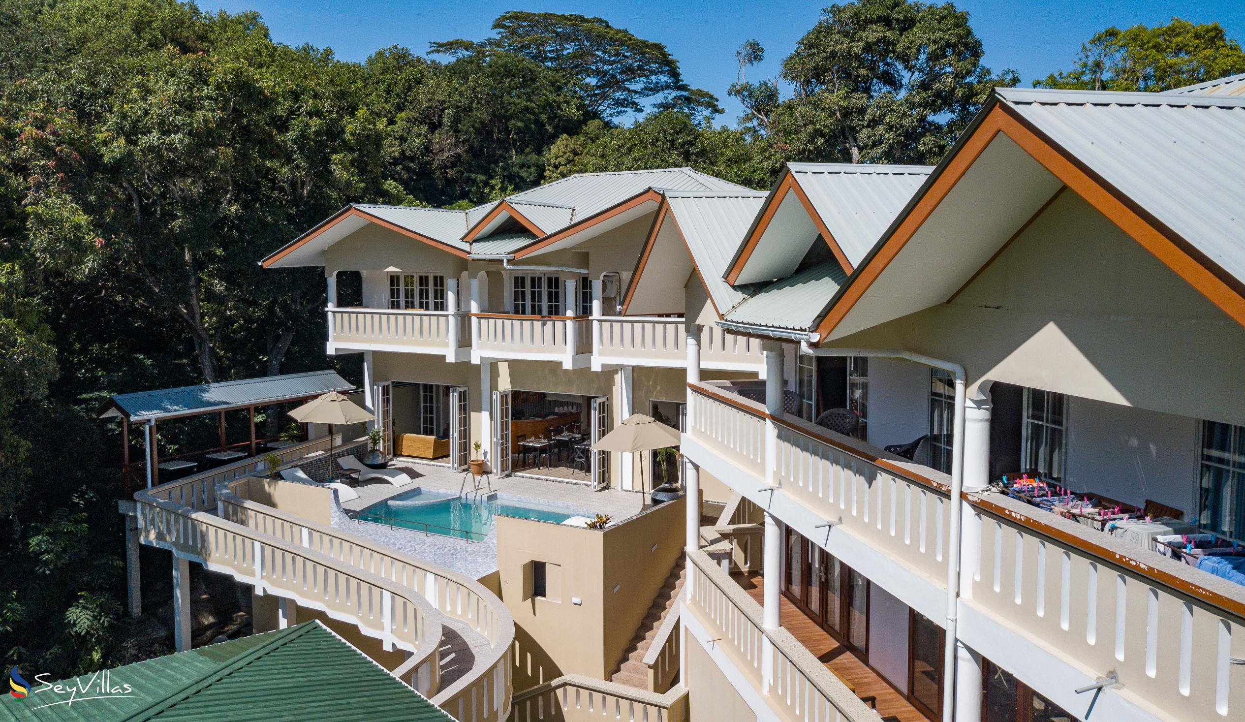 Foto 2: Mountain View Hotel - Aussenbereich - La Digue (Seychellen)