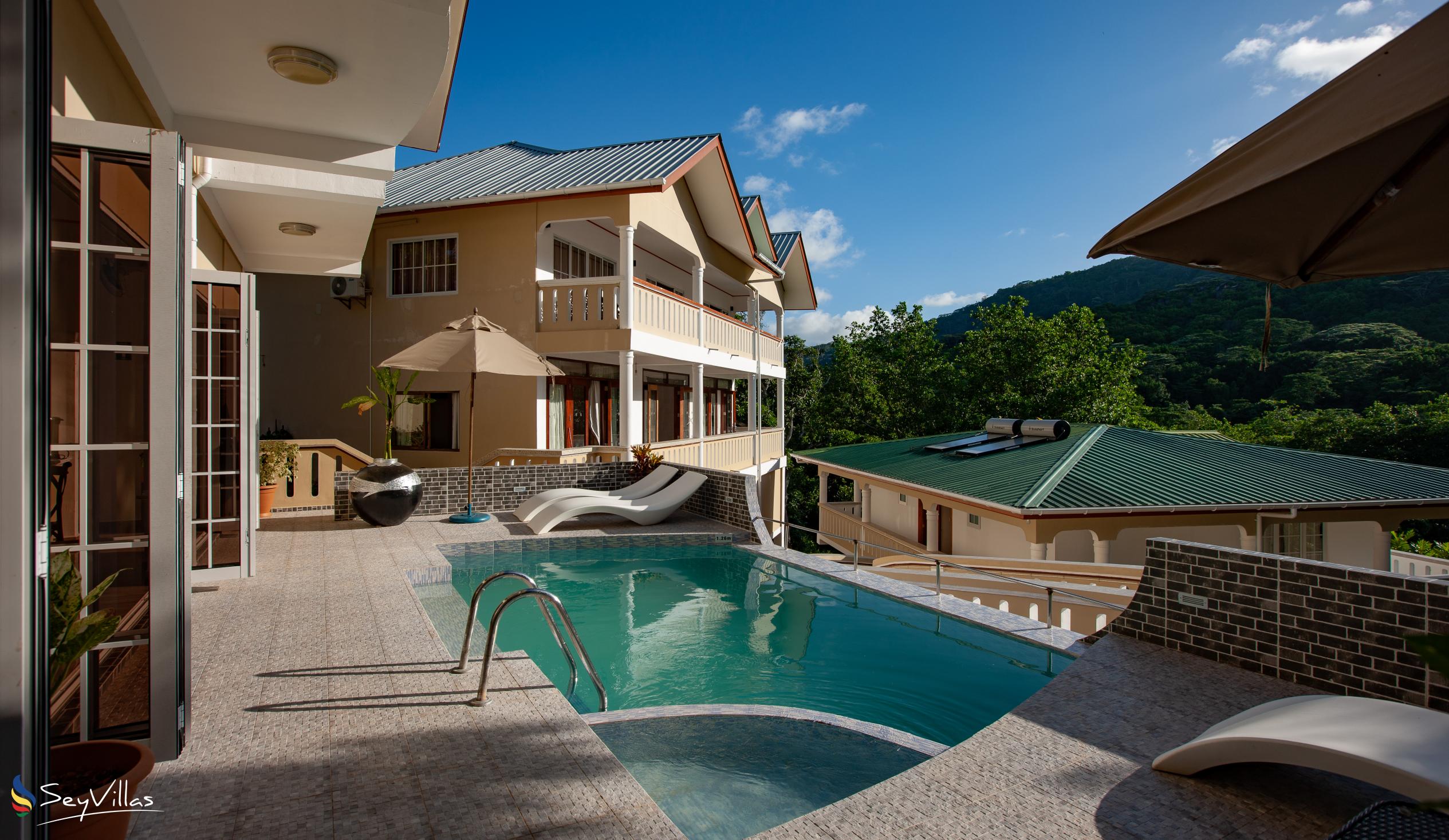 Foto 14: Mountain View Hotel - Aussenbereich - La Digue (Seychellen)