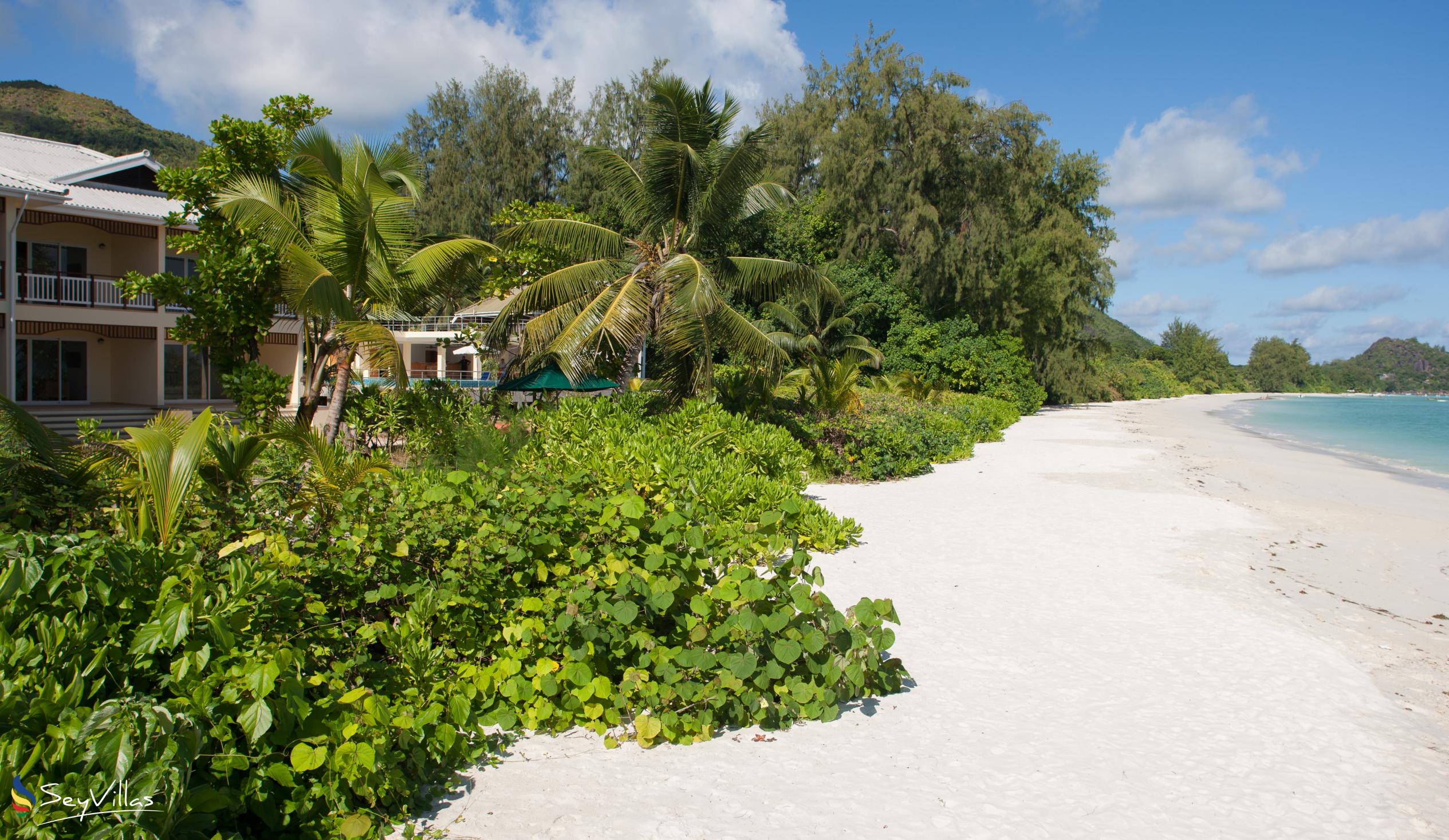 Foto 4: Acajou Beach Resort - Aussenbereich - Praslin (Seychellen)