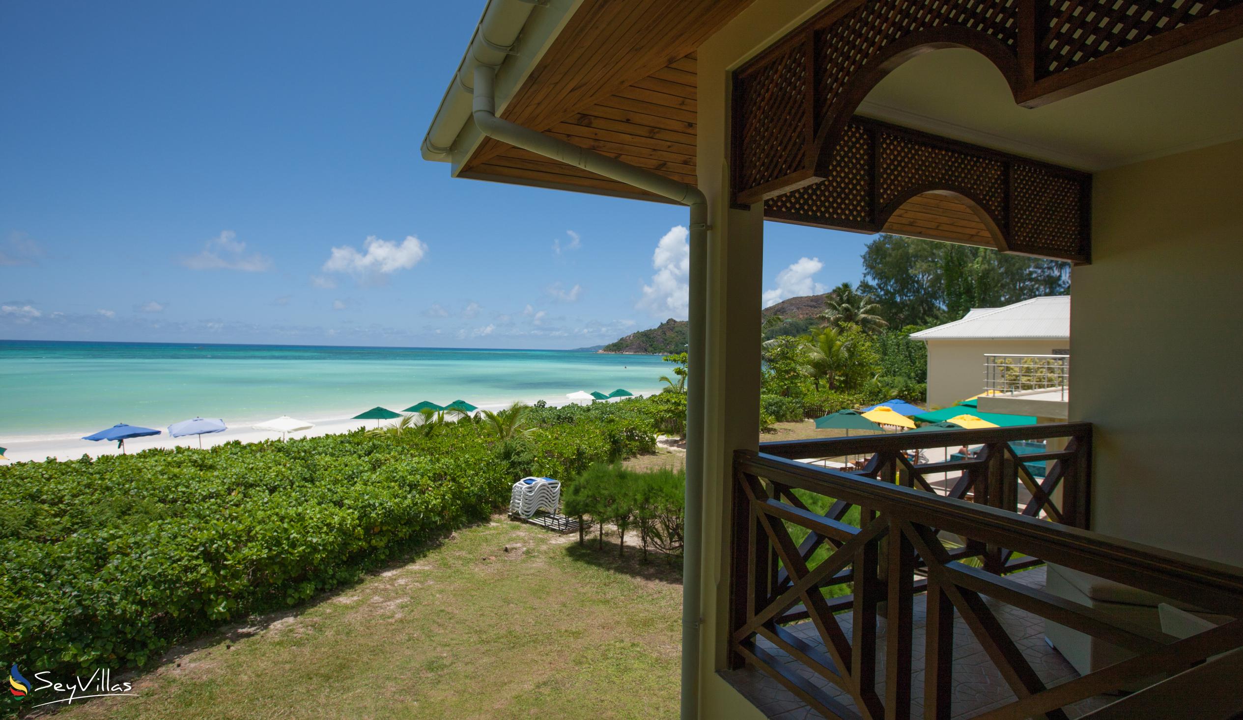 Foto 16: Acajou Beach Resort - Deluxe Zimmer - Praslin (Seychellen)