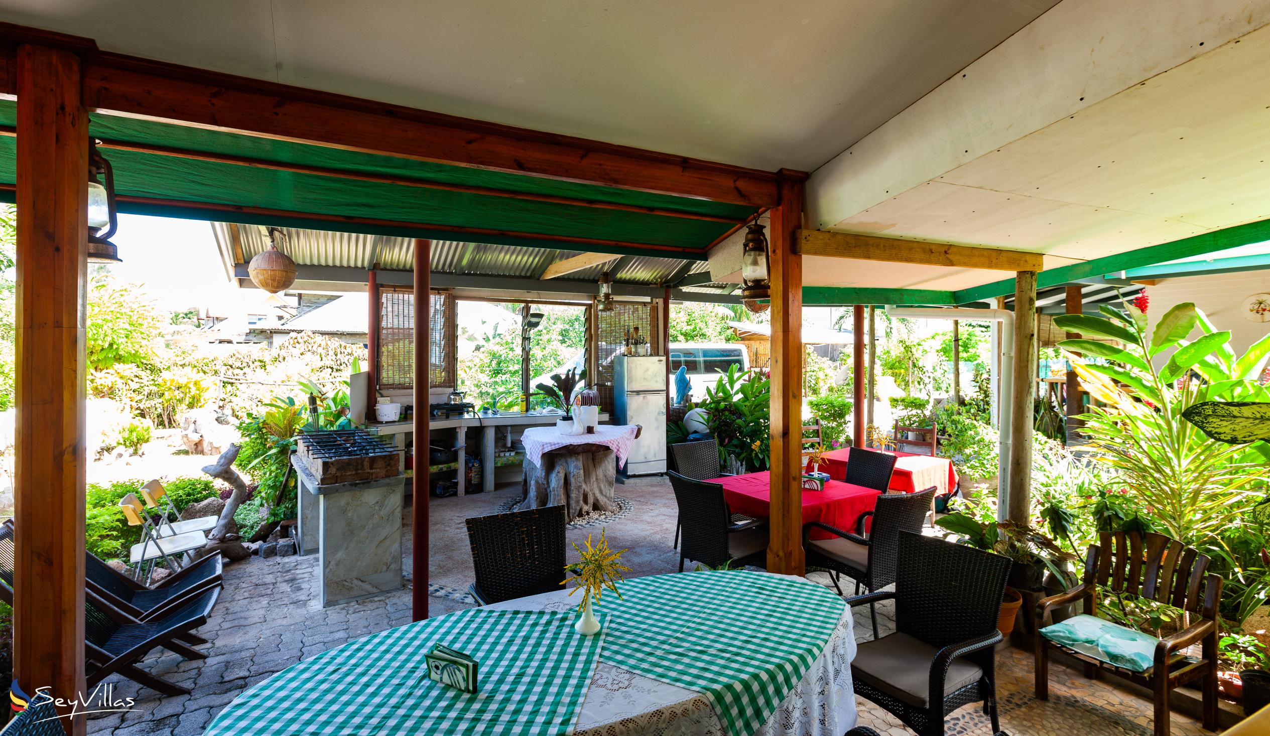 Photo 8: Bwaver Cottage - Indoor area - La Digue (Seychelles)