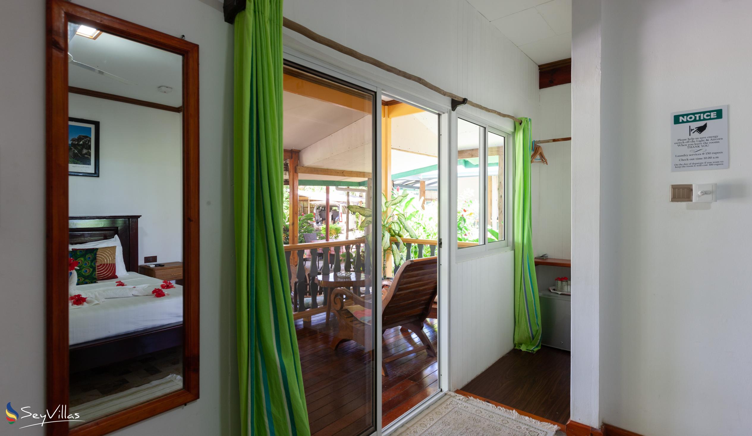 Foto 22: Bwaver Cottage - Doppelzimmer mit Gartenblick - La Digue (Seychellen)