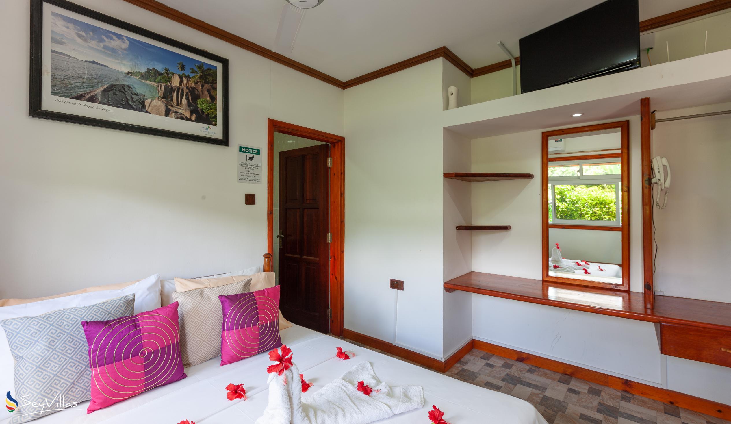 Photo 34: Bwaver Cottage - Double Room with Terrace - La Digue (Seychelles)