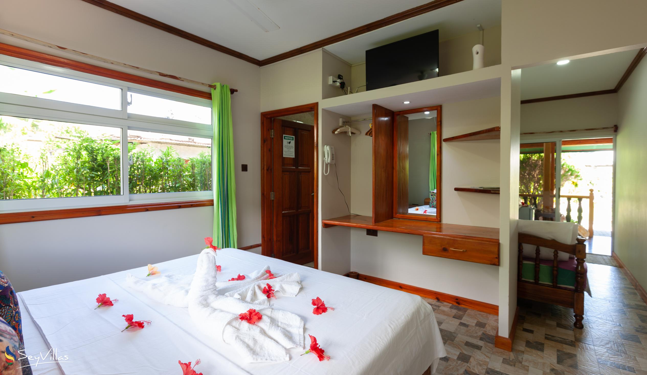 Photo 59: Bwaver Cottage - Triple Room with Garden-View - La Digue (Seychelles)