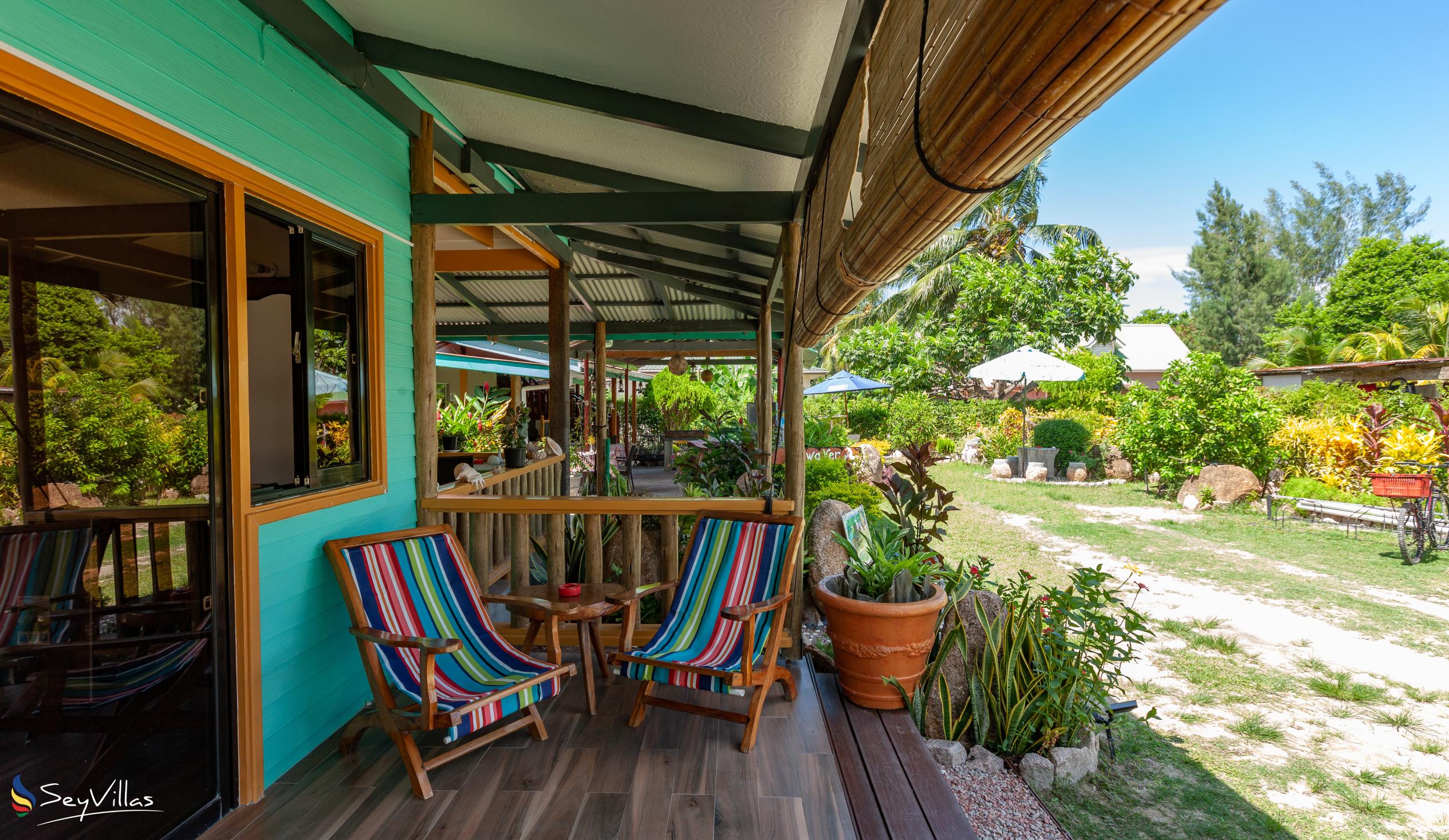 Foto 65: Bwaver Cottage - Dreibettzimmer mit Terrasse - La Digue (Seychellen)