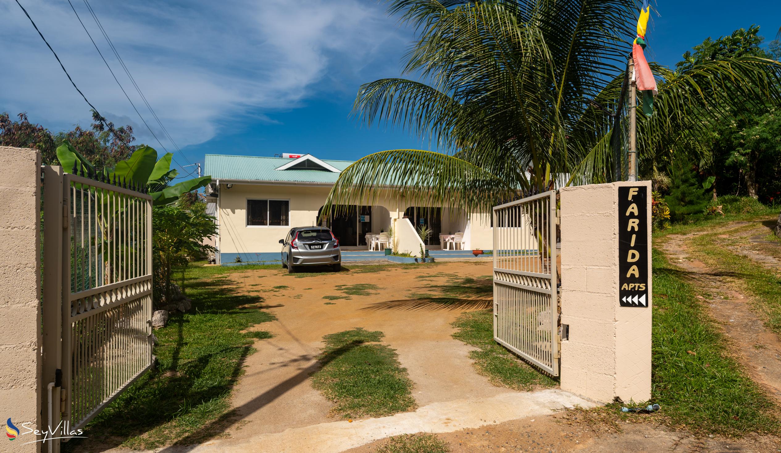 Foto 12: Farida Apartments - Aussenbereich - Mahé (Seychellen)