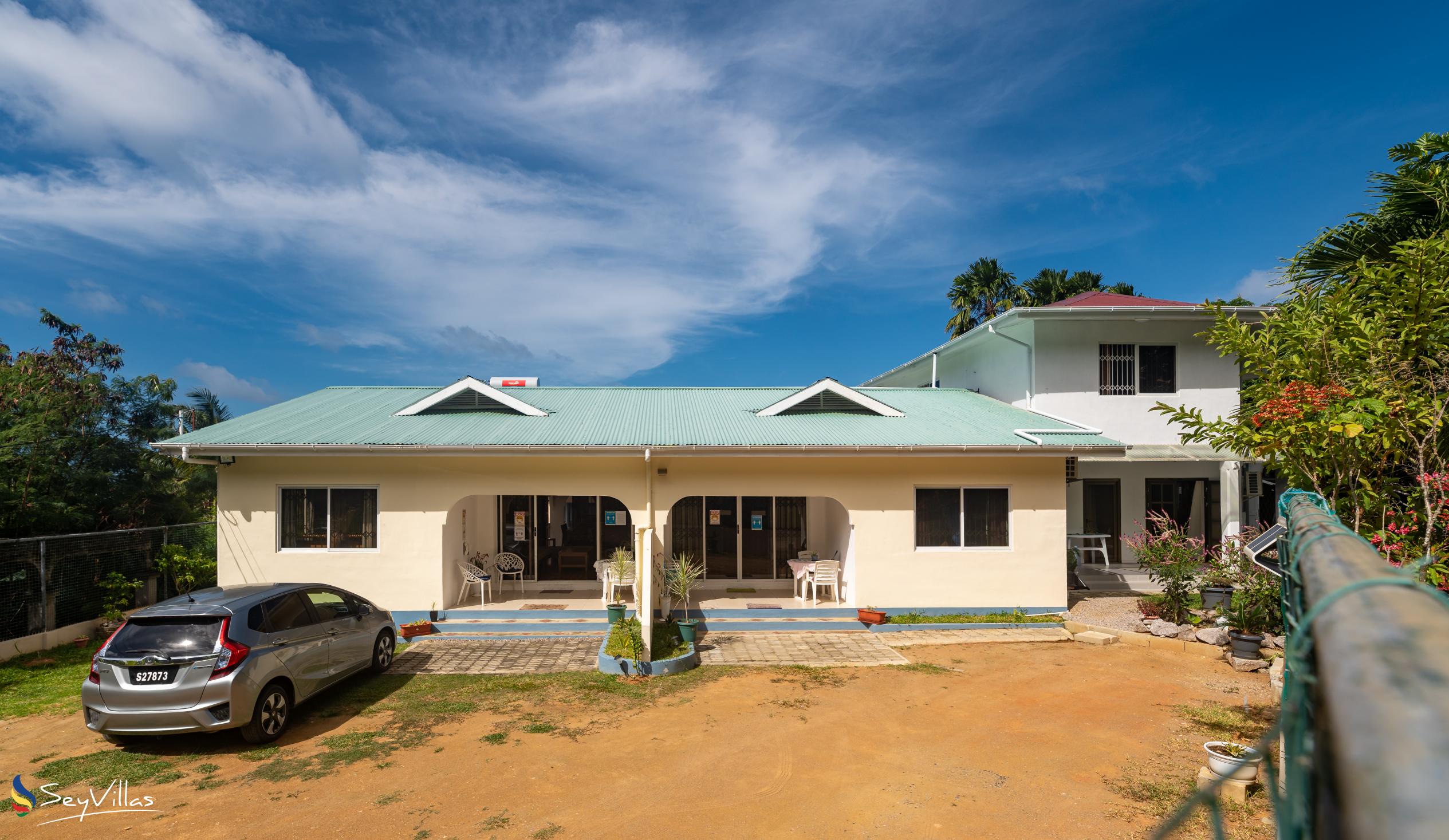 Foto 4: Farida Apartments - Aussenbereich - Mahé (Seychellen)