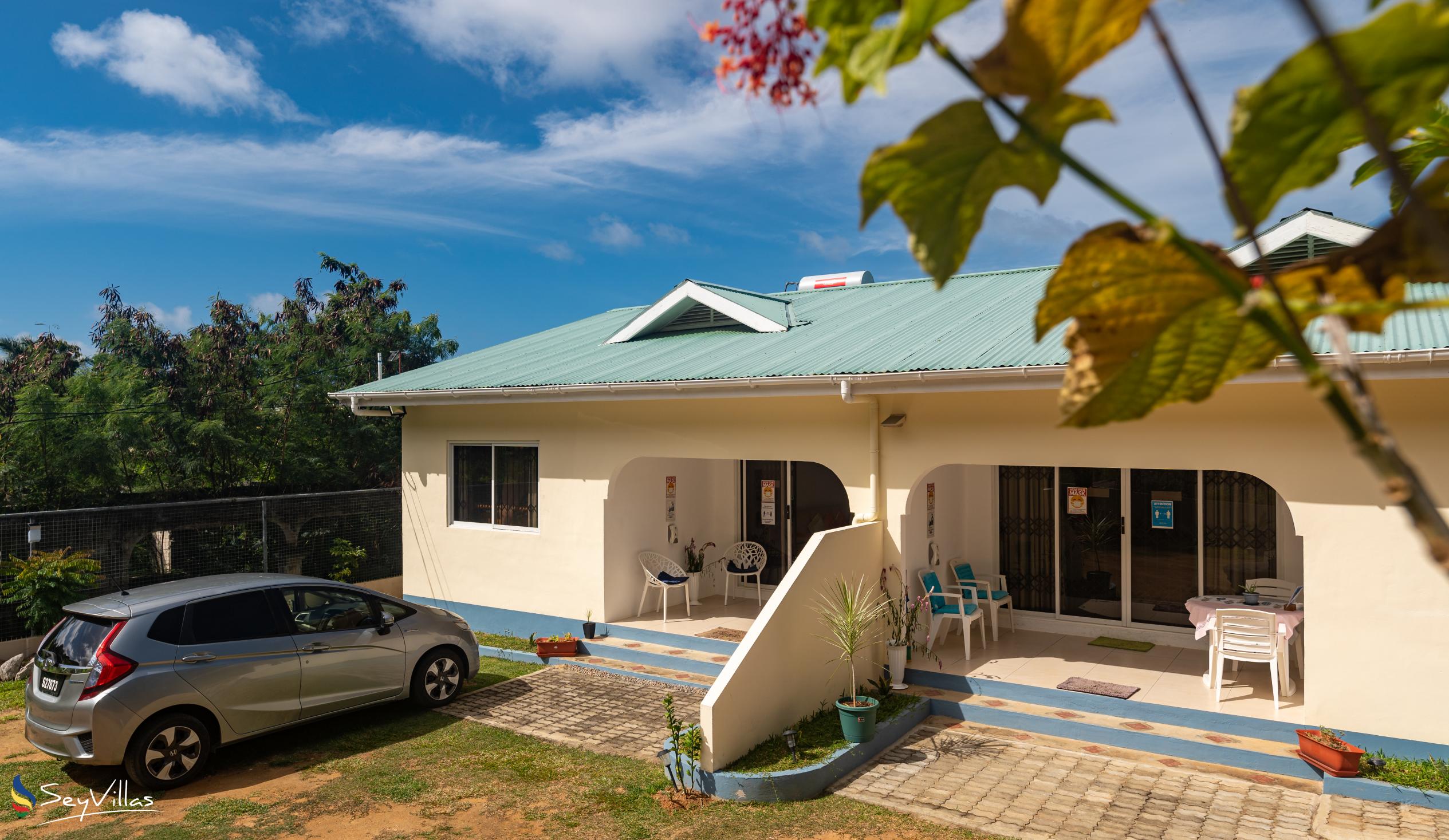 Foto 7: Farida Apartments - Aussenbereich - Mahé (Seychellen)