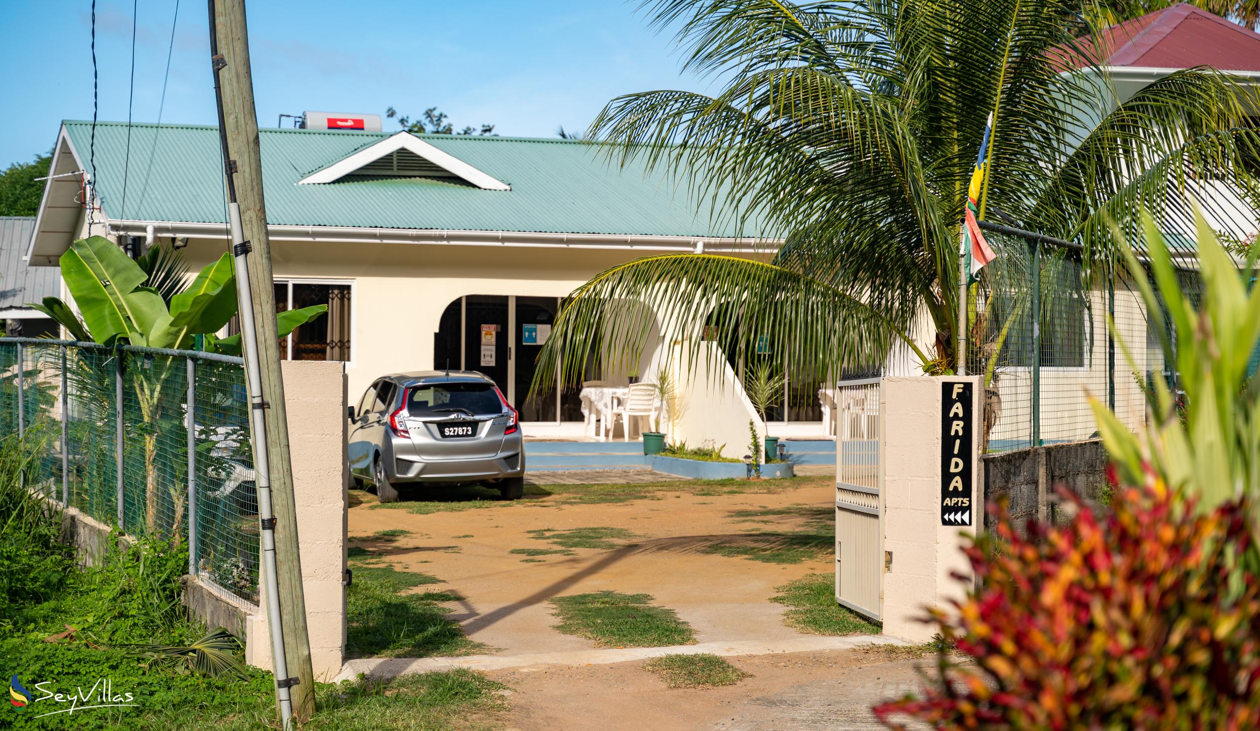 Foto 8: Farida Apartments - Aussenbereich - Mahé (Seychellen)