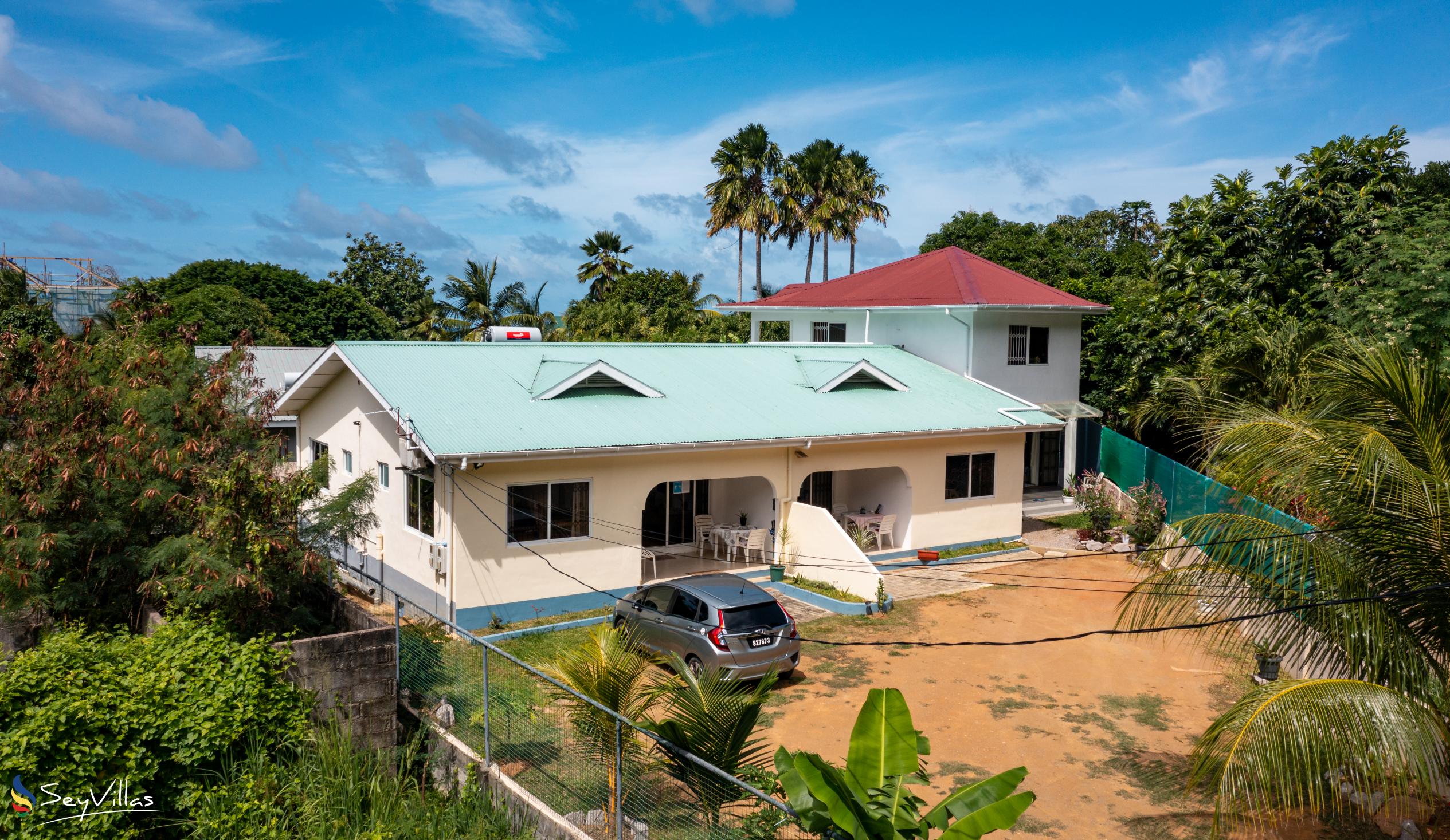 Foto 2: Farida Apartments - Aussenbereich - Mahé (Seychellen)