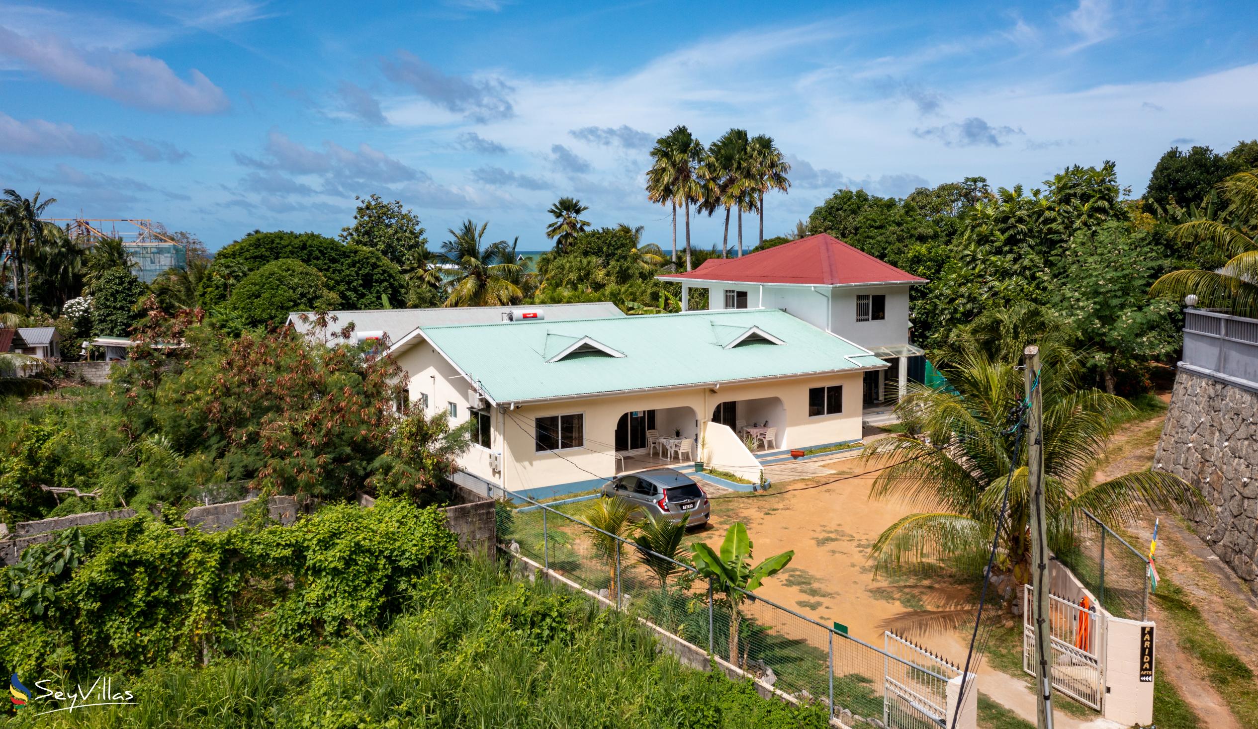 Foto 11: Farida Apartments - Aussenbereich - Mahé (Seychellen)