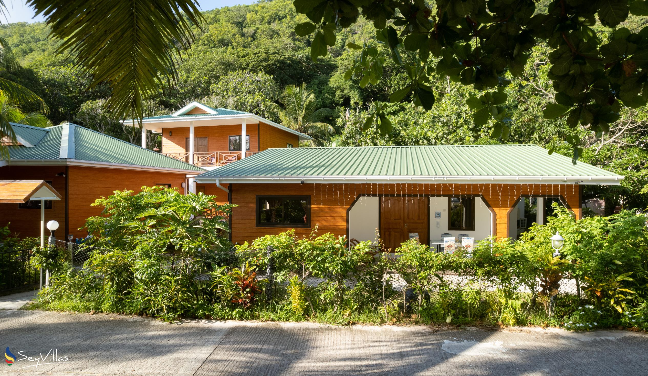 Photo 11: Anse Grosse Roche Beach Villa - Outdoor area - La Digue (Seychelles)